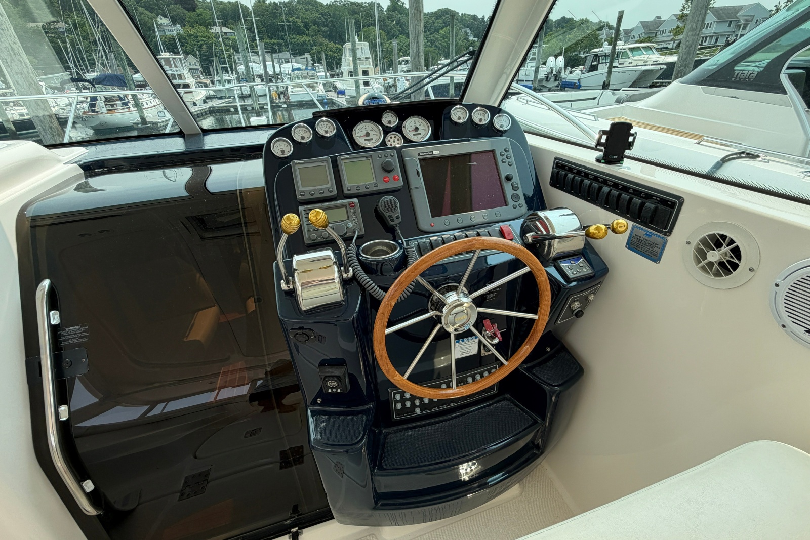 2008 Tiara Yachts 3000