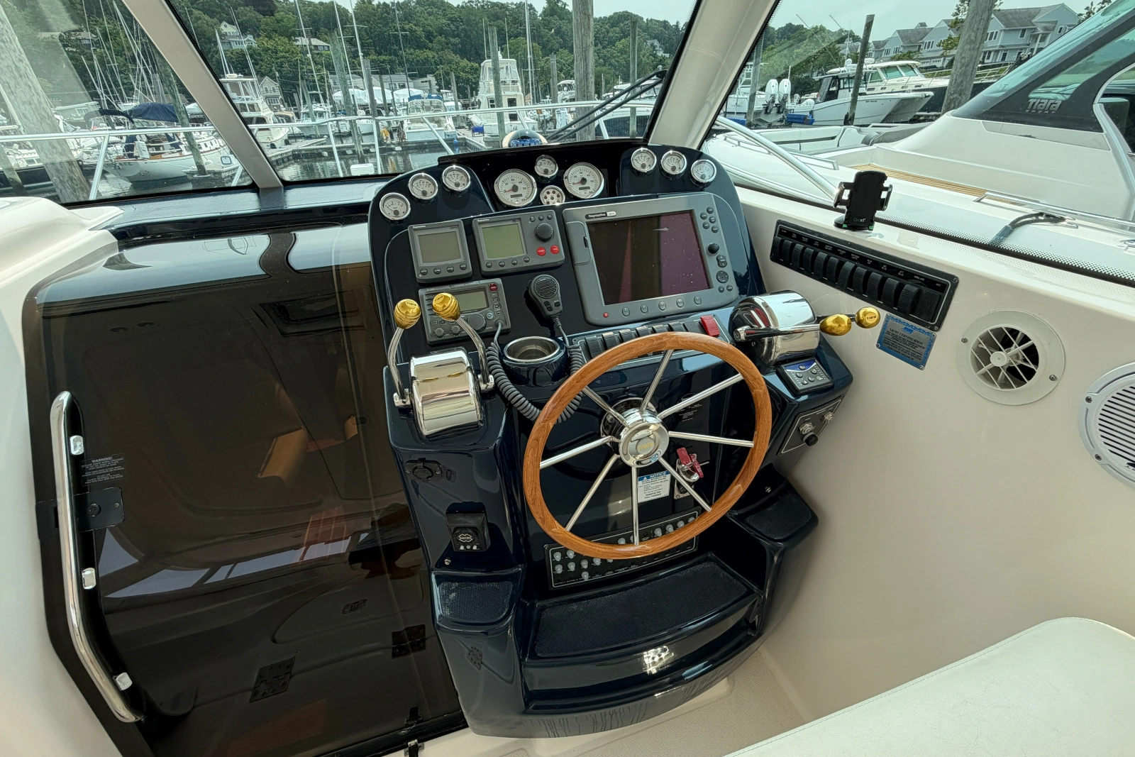 2008 Tiara Yachts 3000