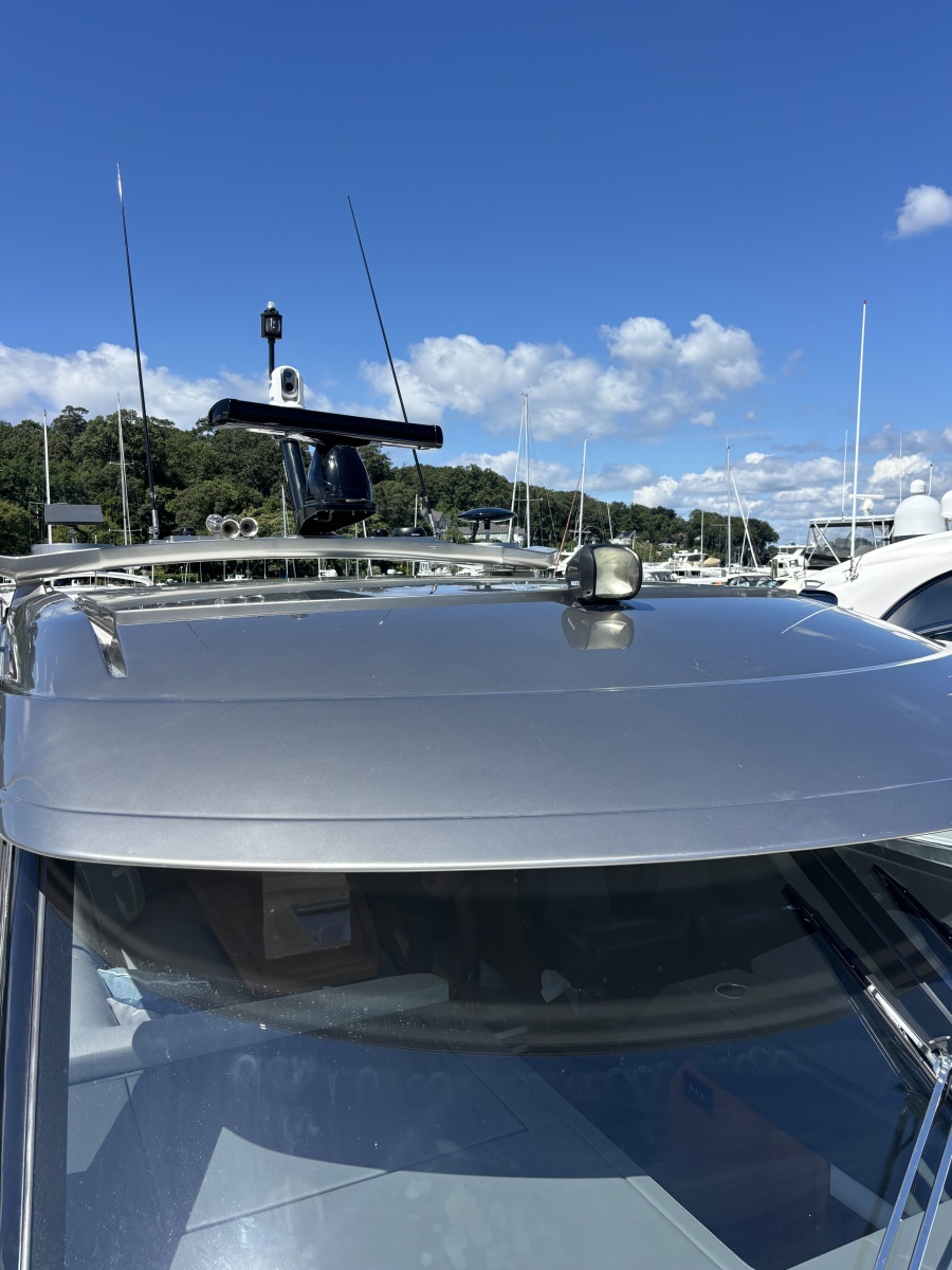 2020 Riviera 4800 Sport Yacht