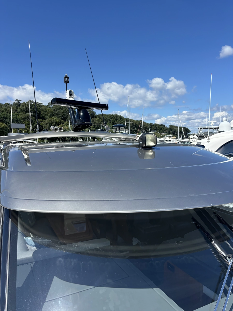 2020 Riviera 4800 Sport Yacht
