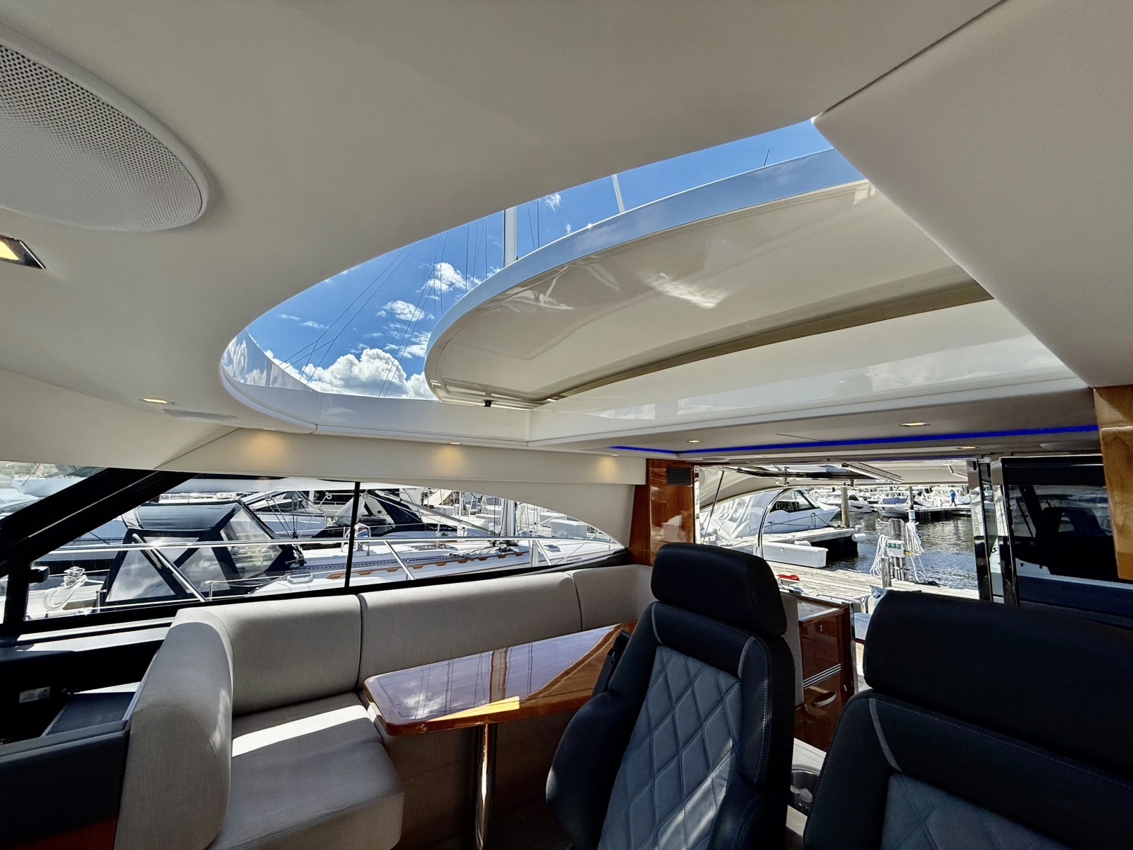 2020 Riviera 4800 Sport Yacht