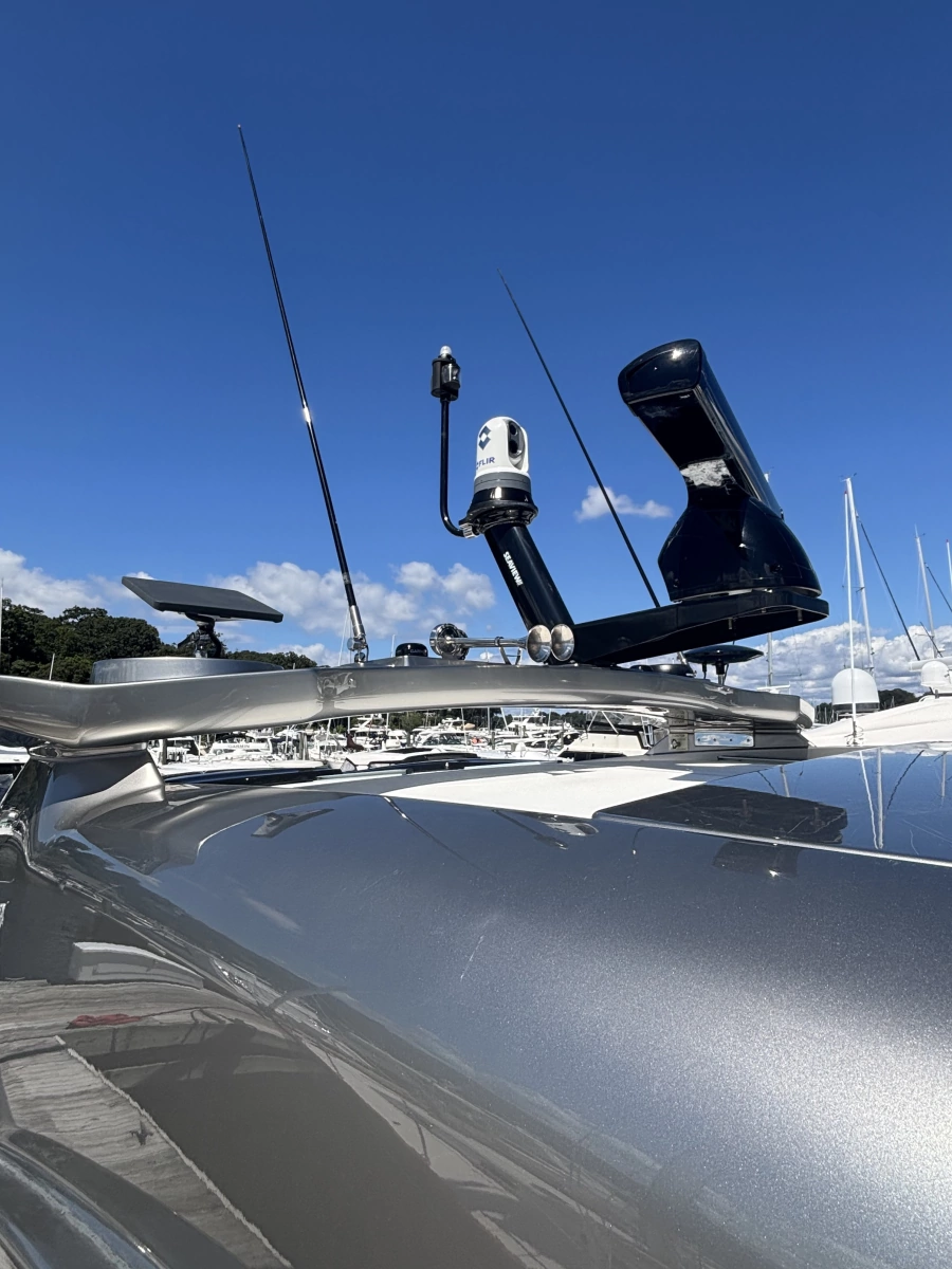 2020 Riviera 4800 Sport Yacht