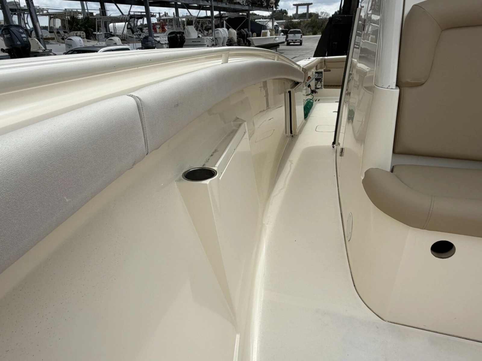 2014 Scout 320 LXF