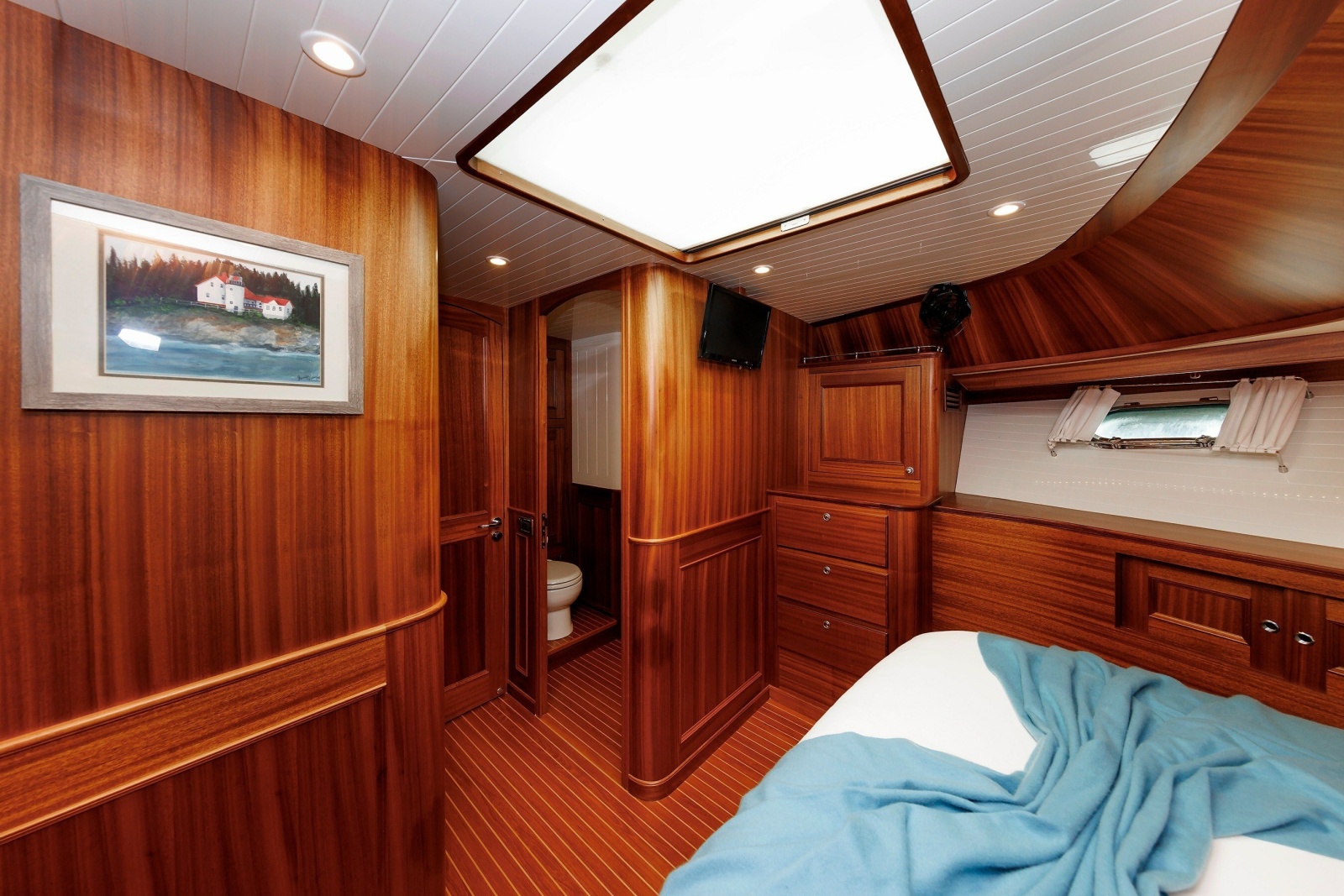 2016 Hunt Yachts 72 Flybridge