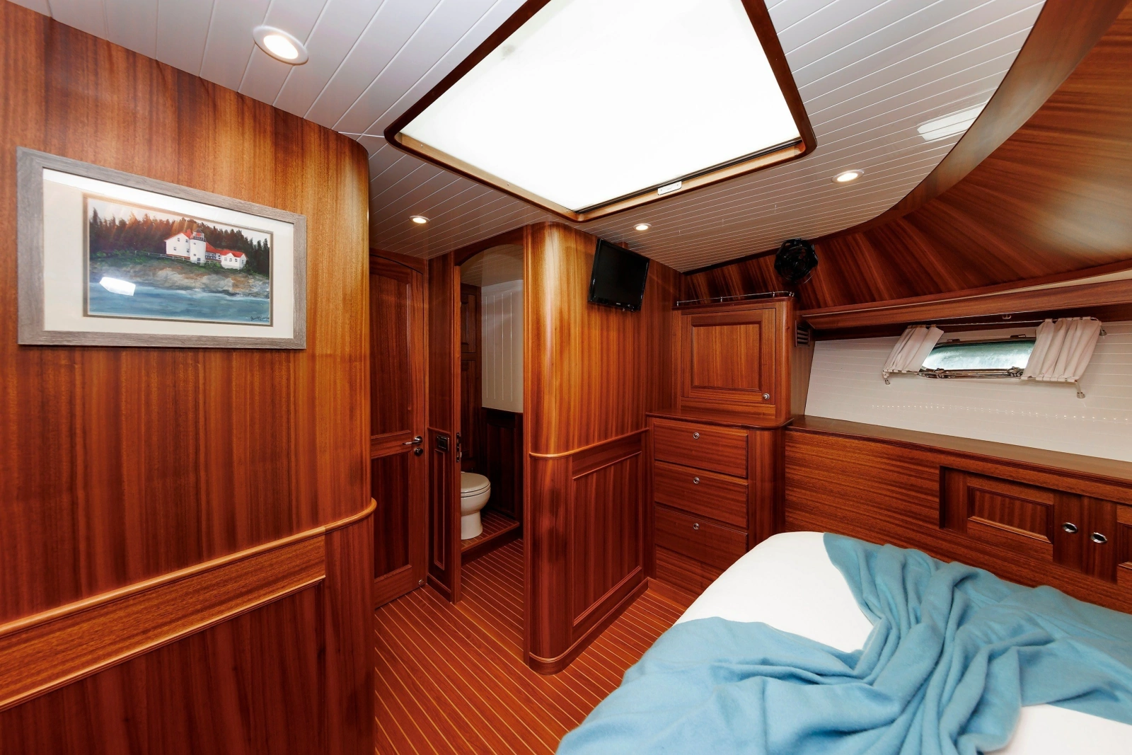 2016 Hunt Yachts 72 Flybridge