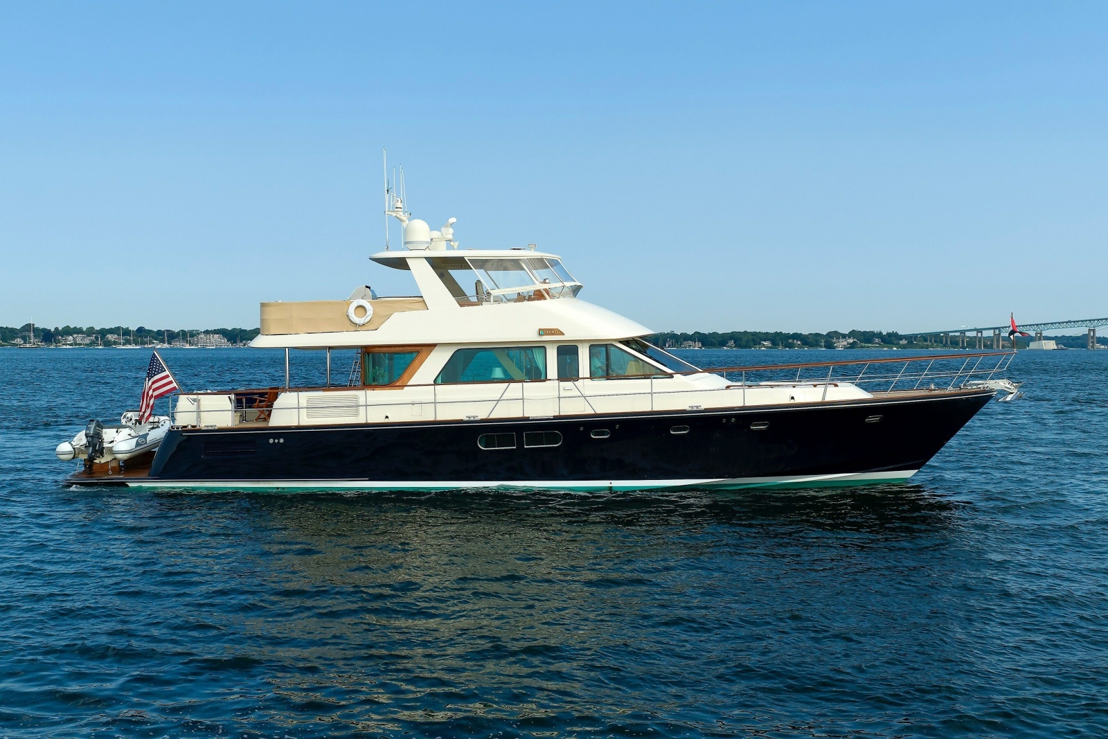 2016 Hunt Yachts 72 Flybridge