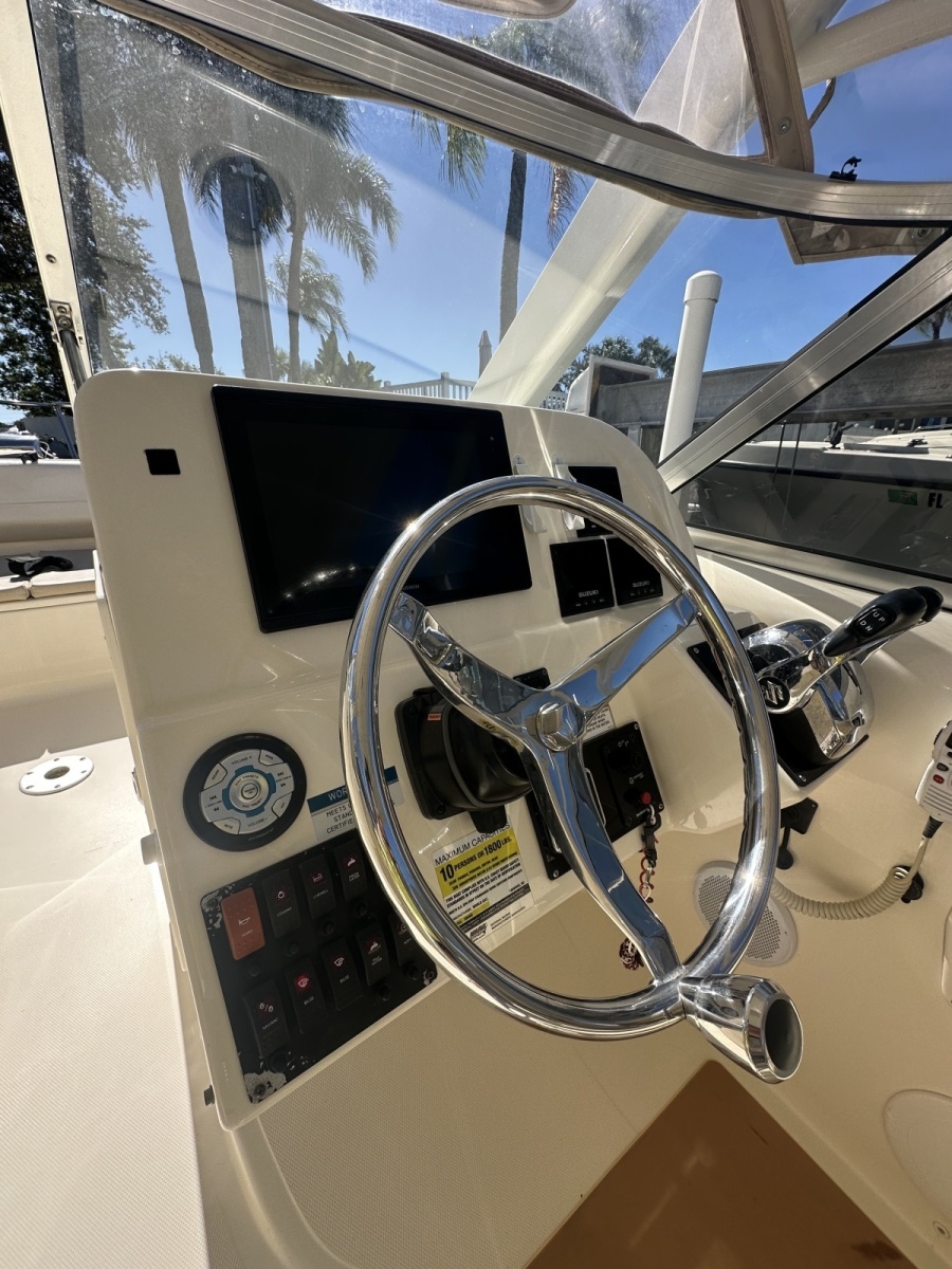 2013 World Cat 255 DC