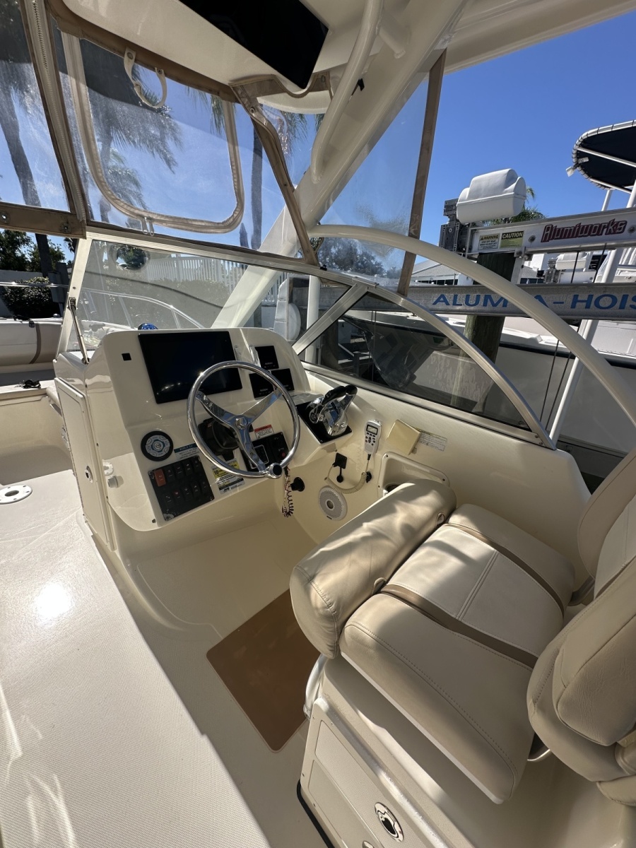 2013 World Cat 255 DC