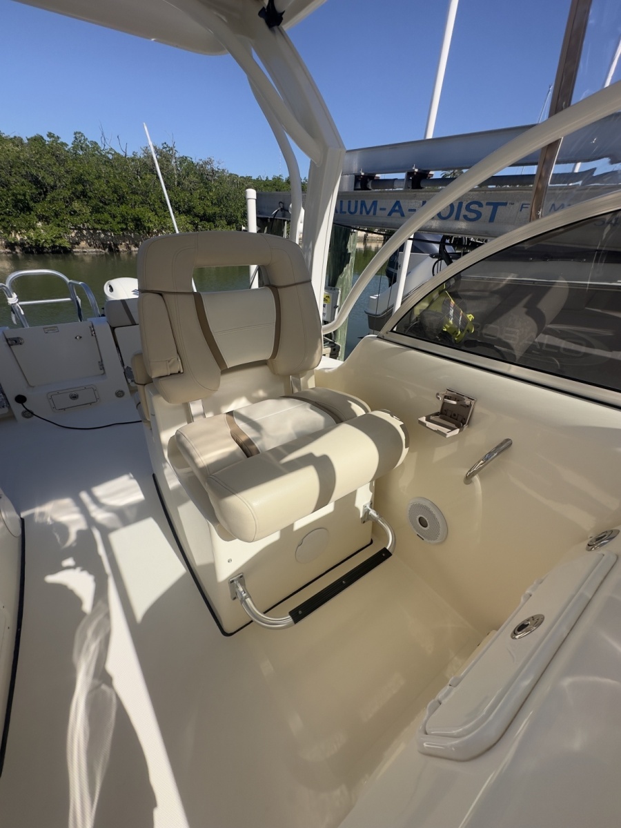 2013 World Cat 255 DC
