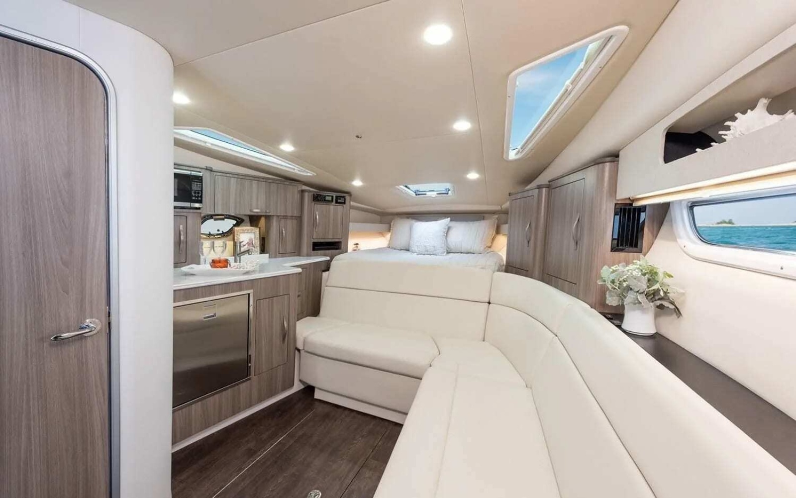 2019 Regal 35 Sport Coupe