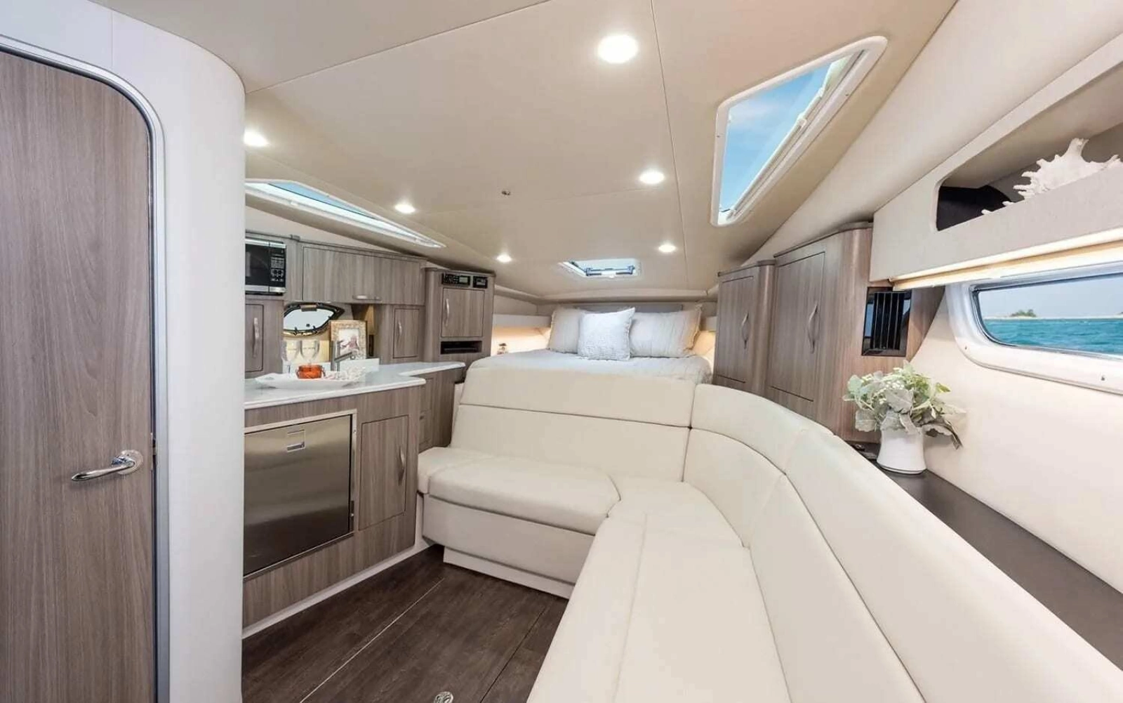 2019 Regal 35 Sport Coupe