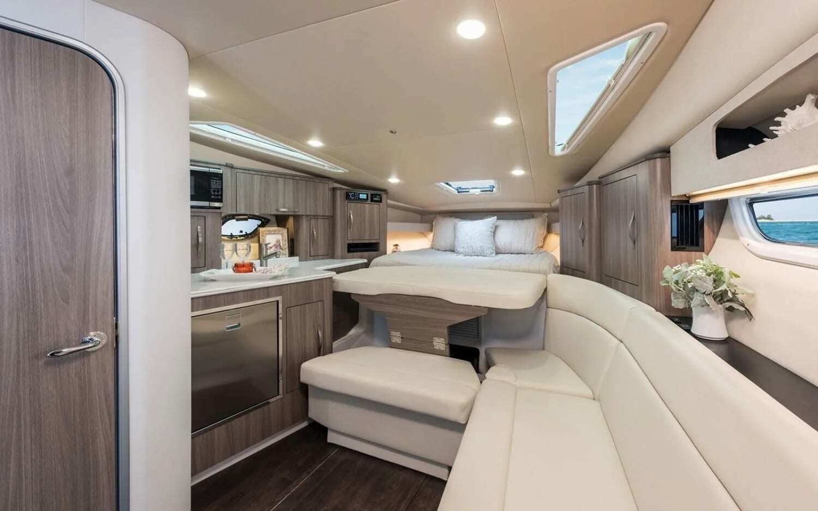 2019 Regal 35 Sport Coupe