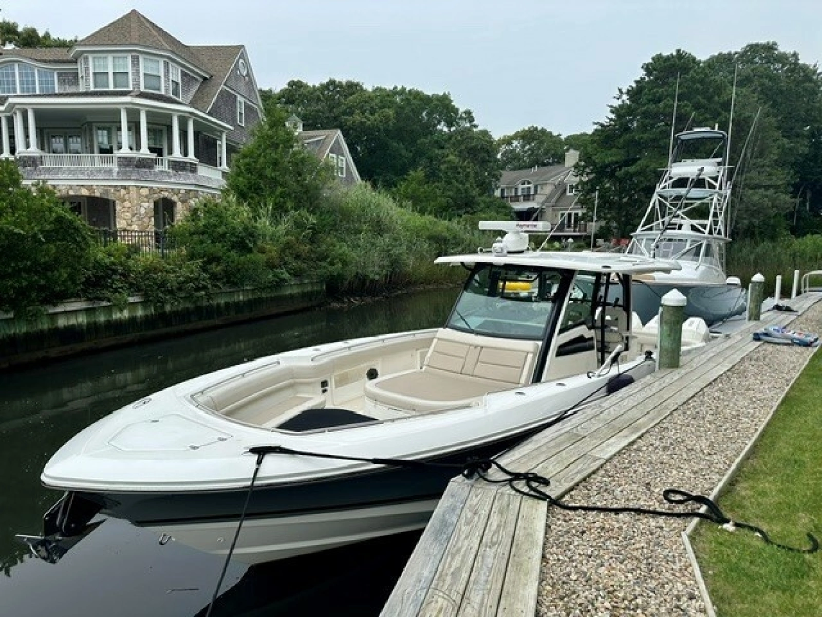 2021 Boston Whaler 380 Outrage