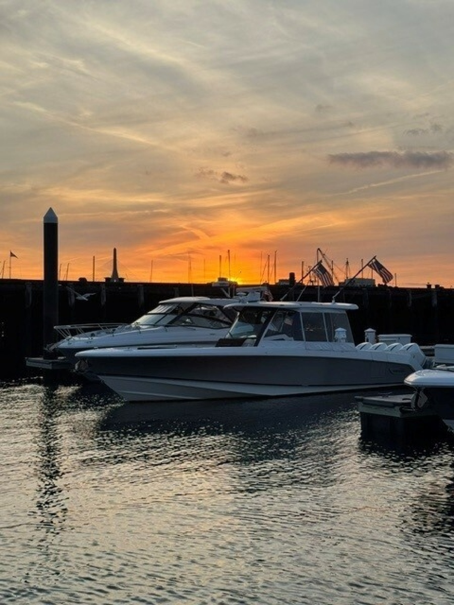 2021 Boston Whaler 380 Outrage