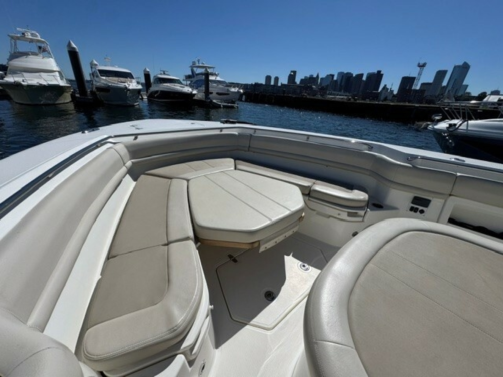 2021 Boston Whaler 380 Outrage