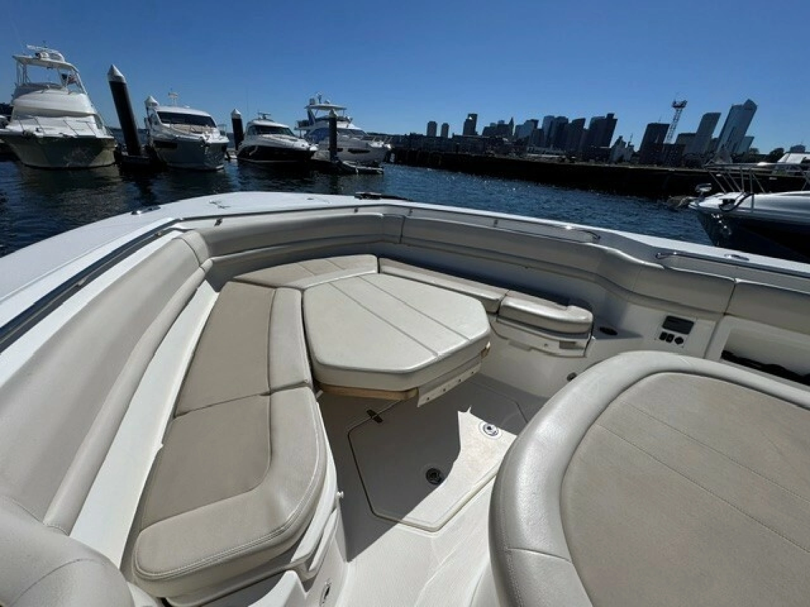 2021 Boston Whaler 380 Outrage