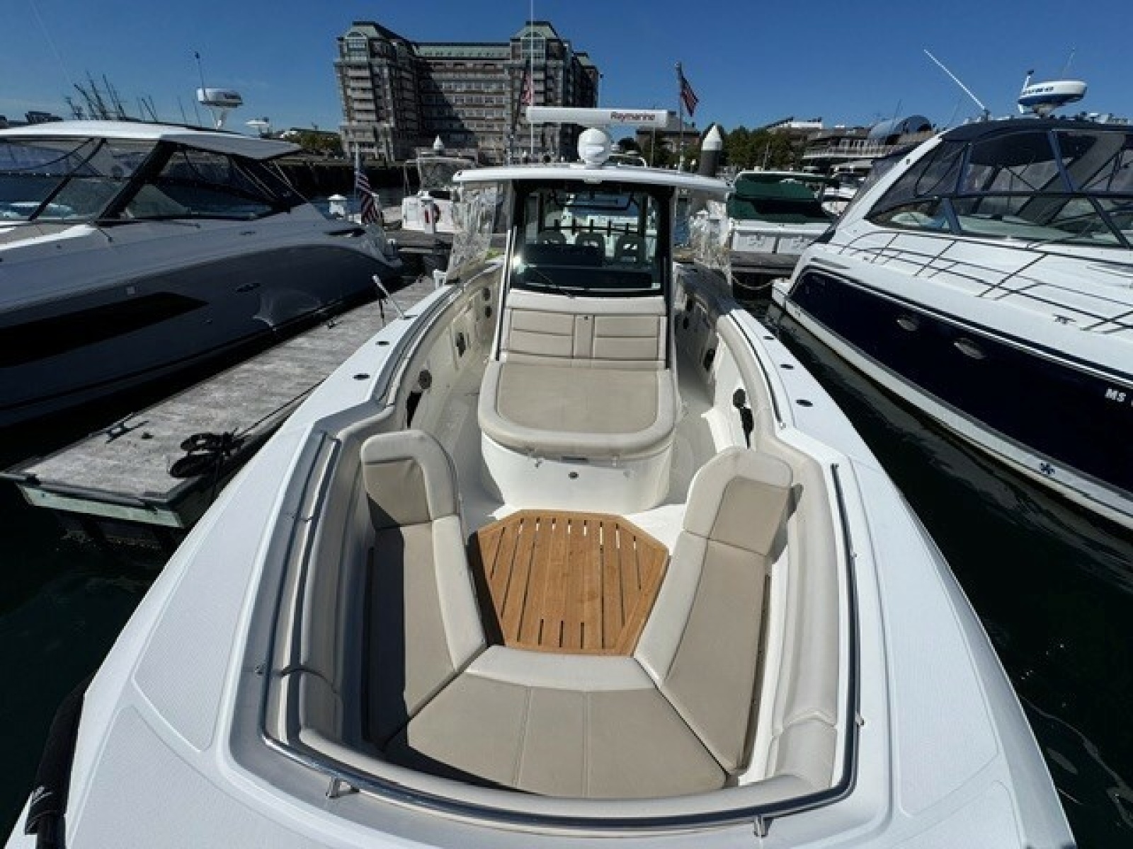 2021 Boston Whaler 380 Outrage