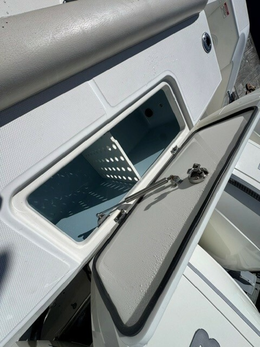 2021 Boston Whaler 380 Outrage