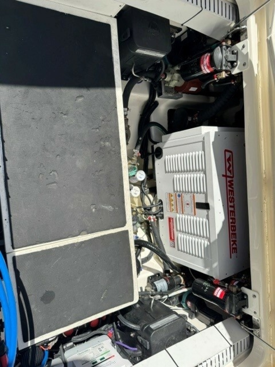2021 Boston Whaler 380 Outrage