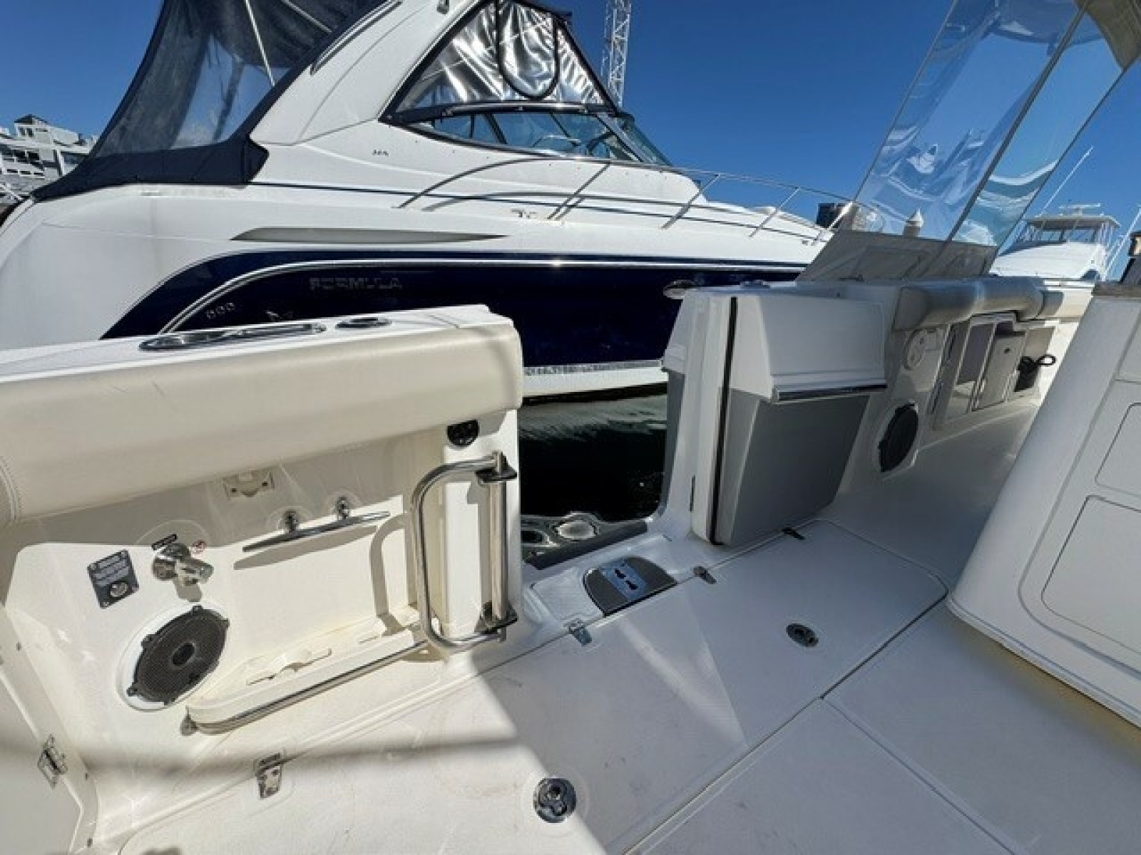 2021 Boston Whaler 380 Outrage