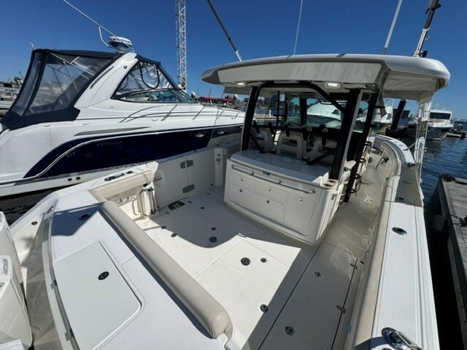 2021 Boston Whaler 380 Outrage