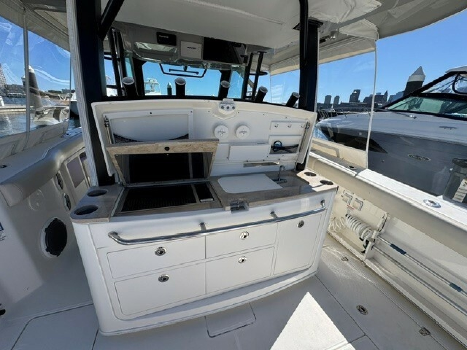 2021 Boston Whaler 380 Outrage
