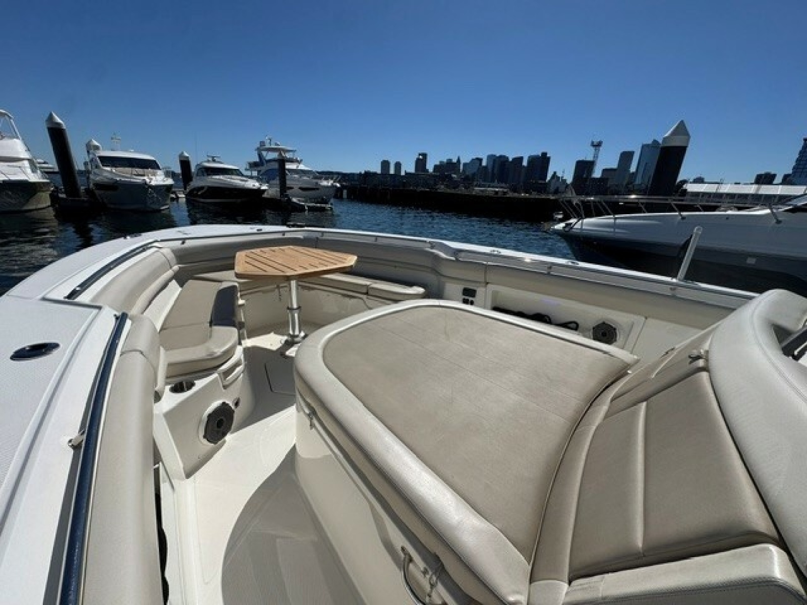2021 Boston Whaler 380 Outrage