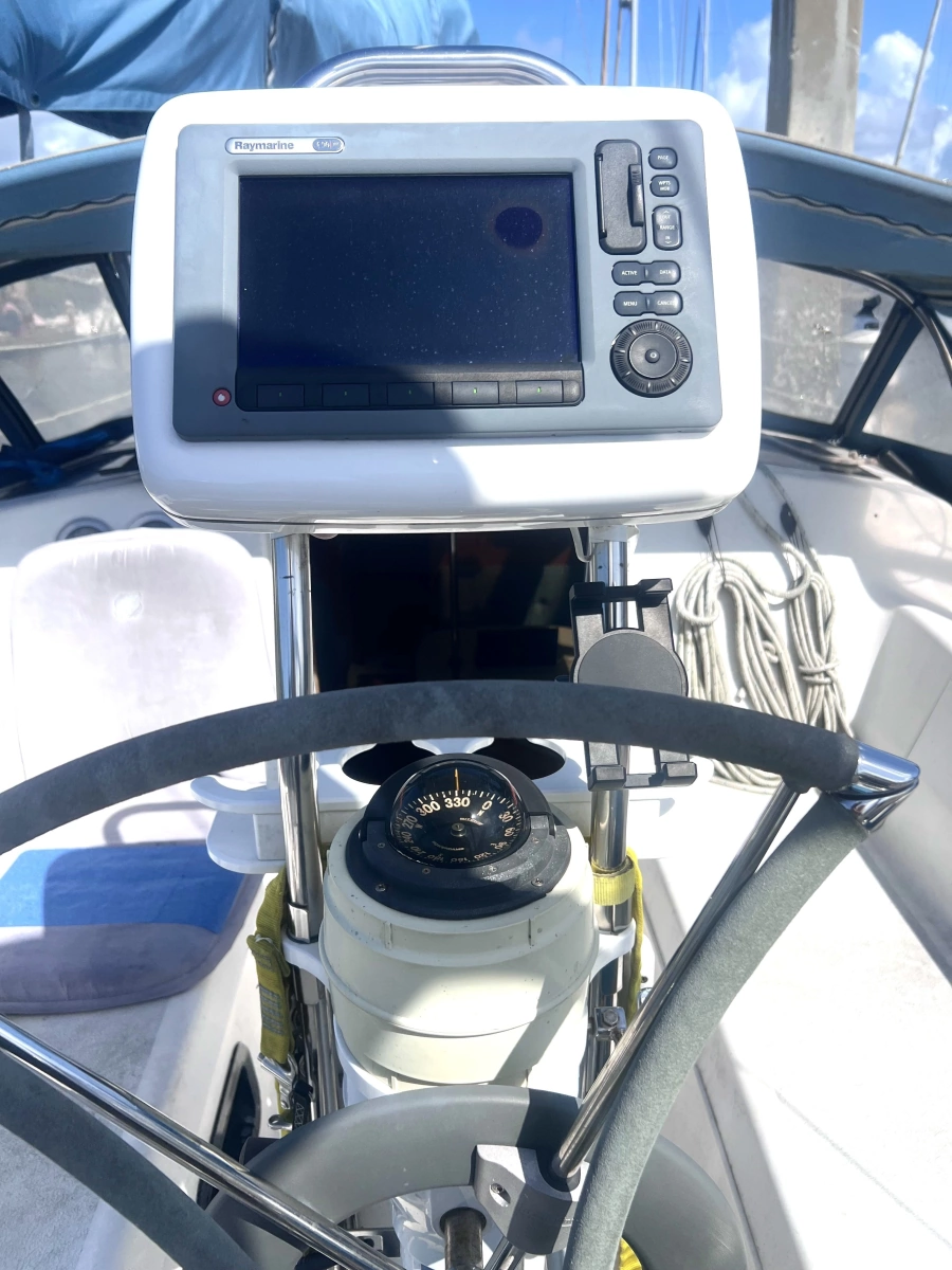 1992 Hunter 33.5