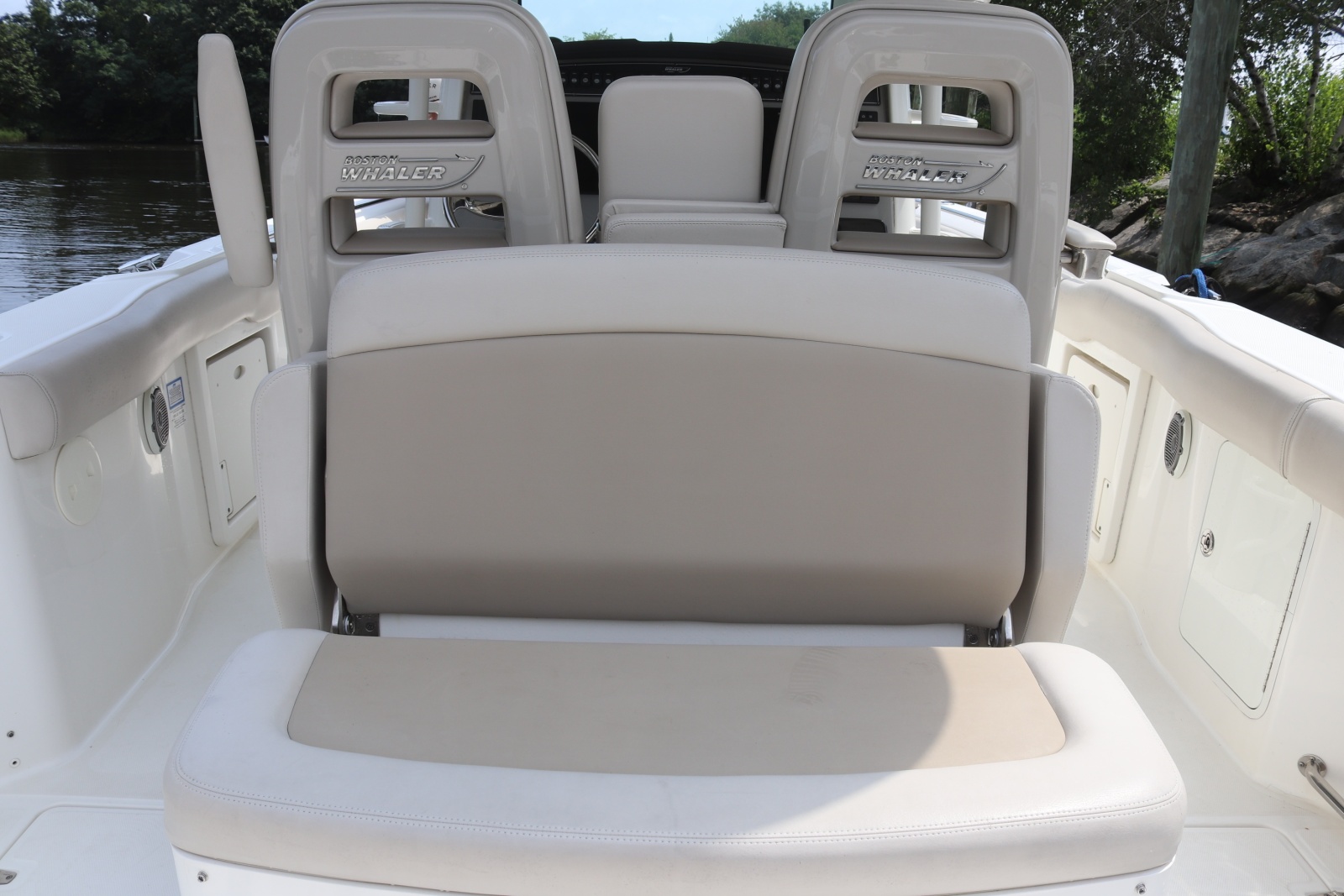 2013 Boston Whaler Outrage