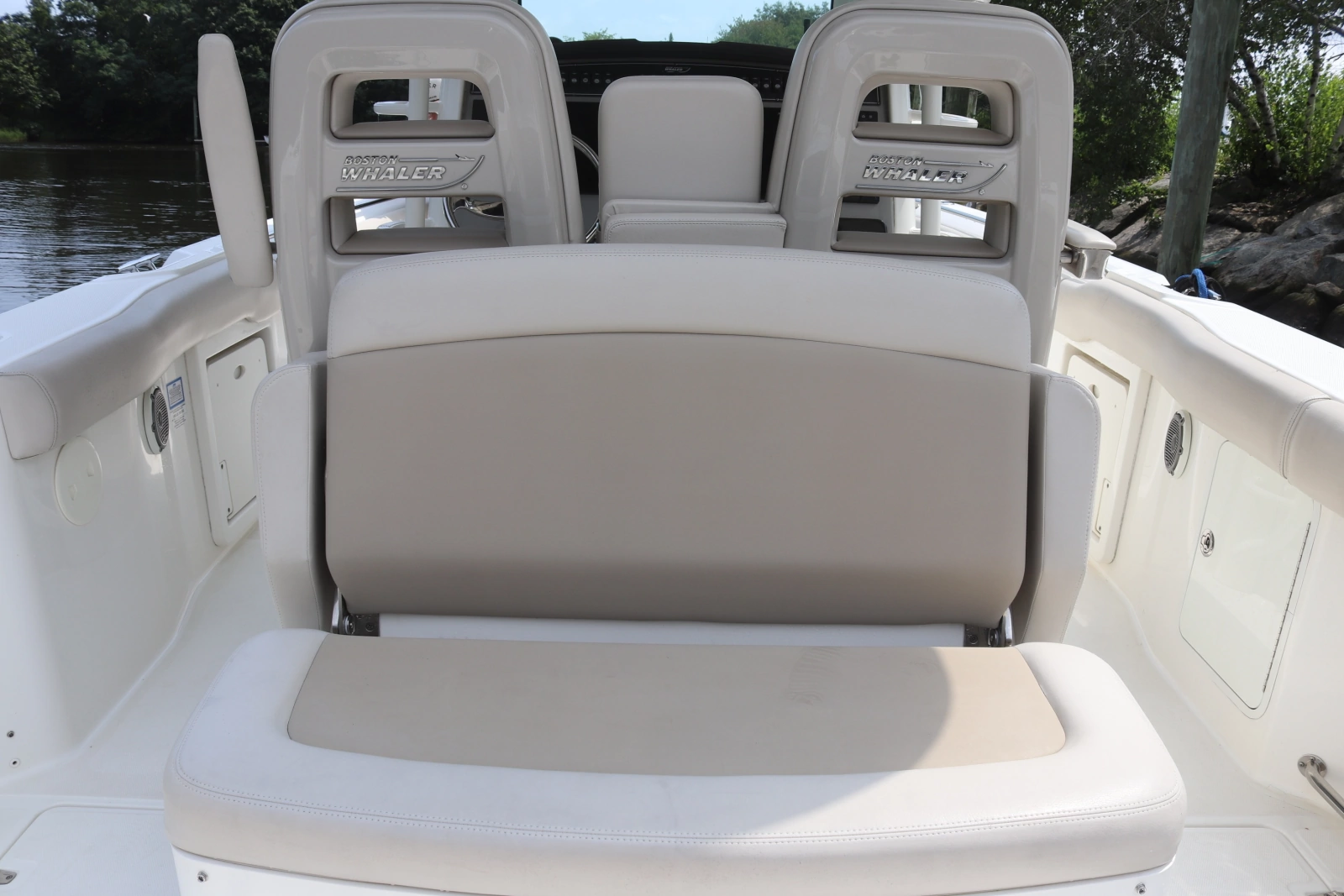 2013 Boston Whaler Outrage