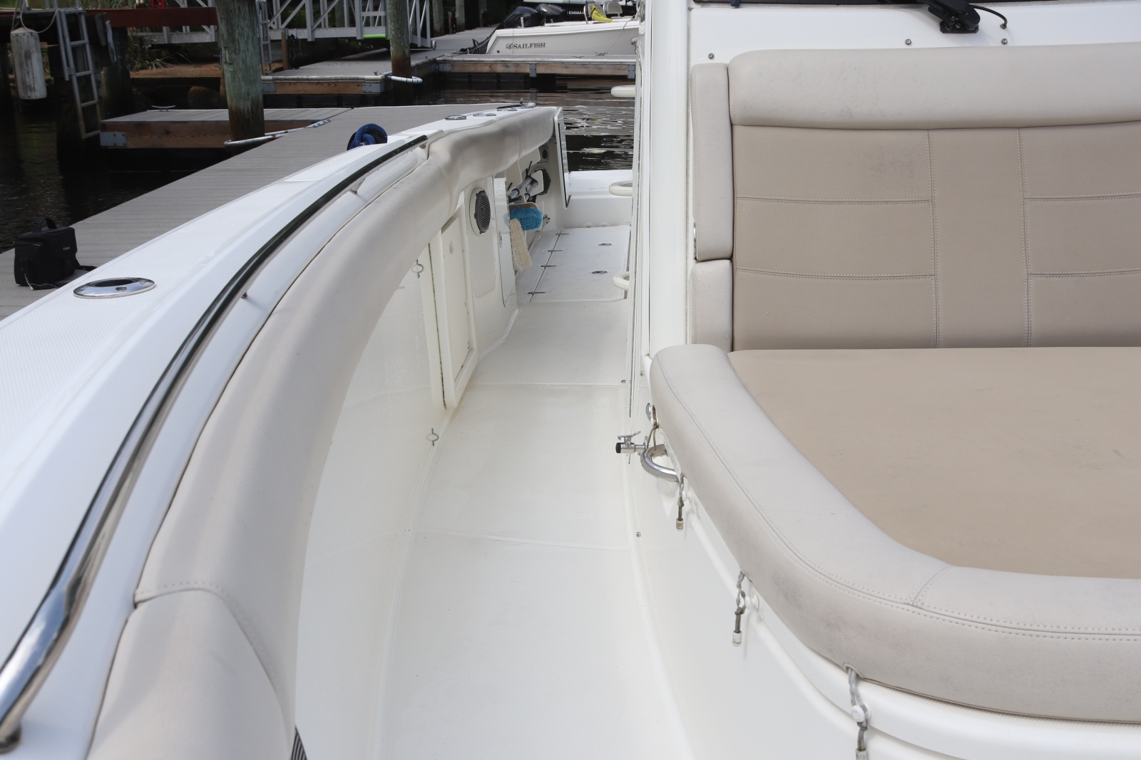 2013 Boston Whaler Outrage