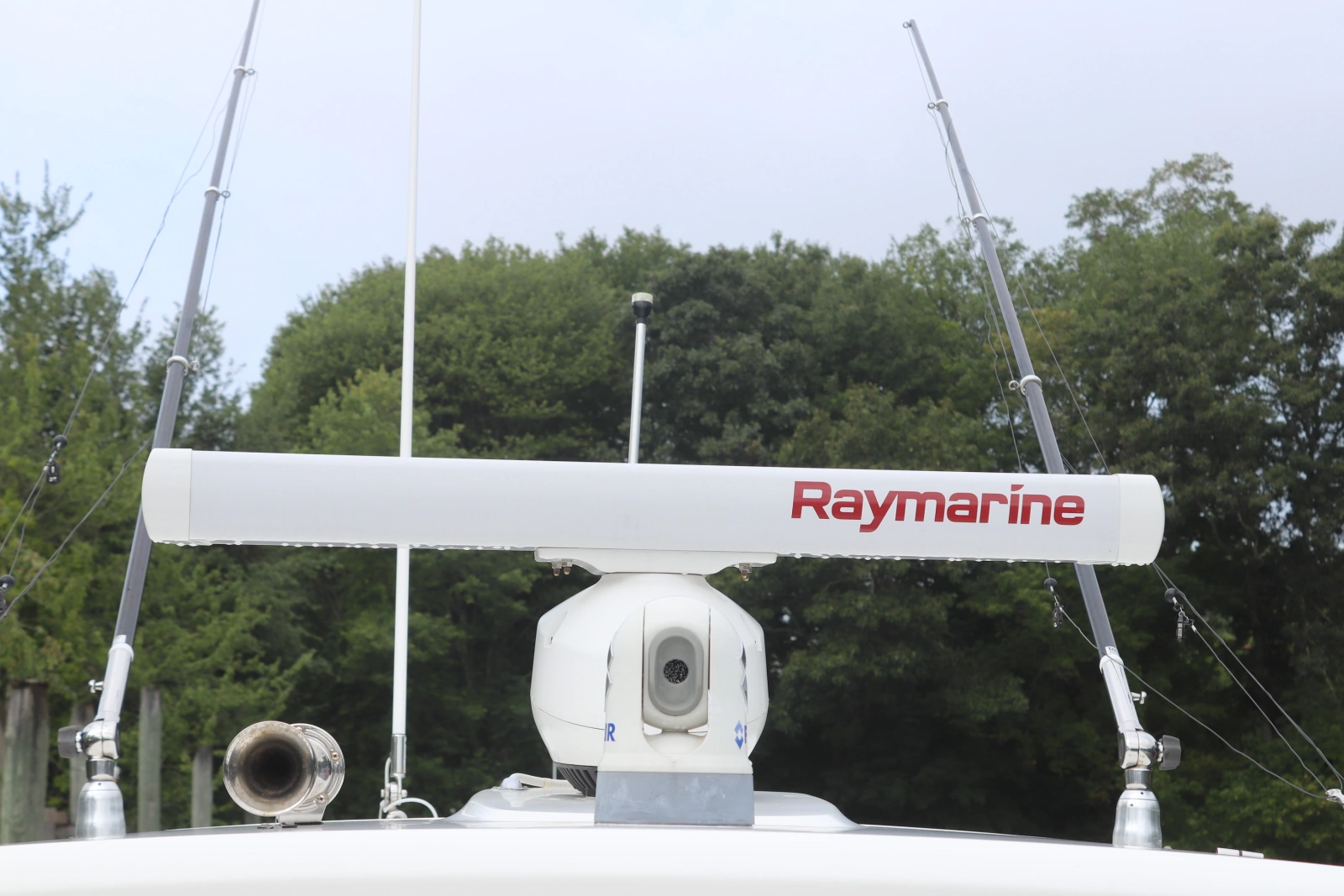 2013 Boston Whaler Outrage