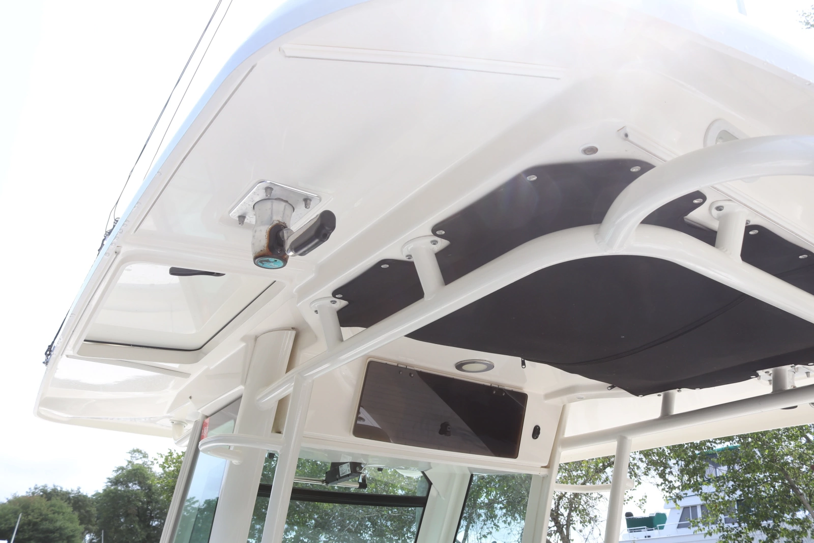 2013 Boston Whaler Outrage