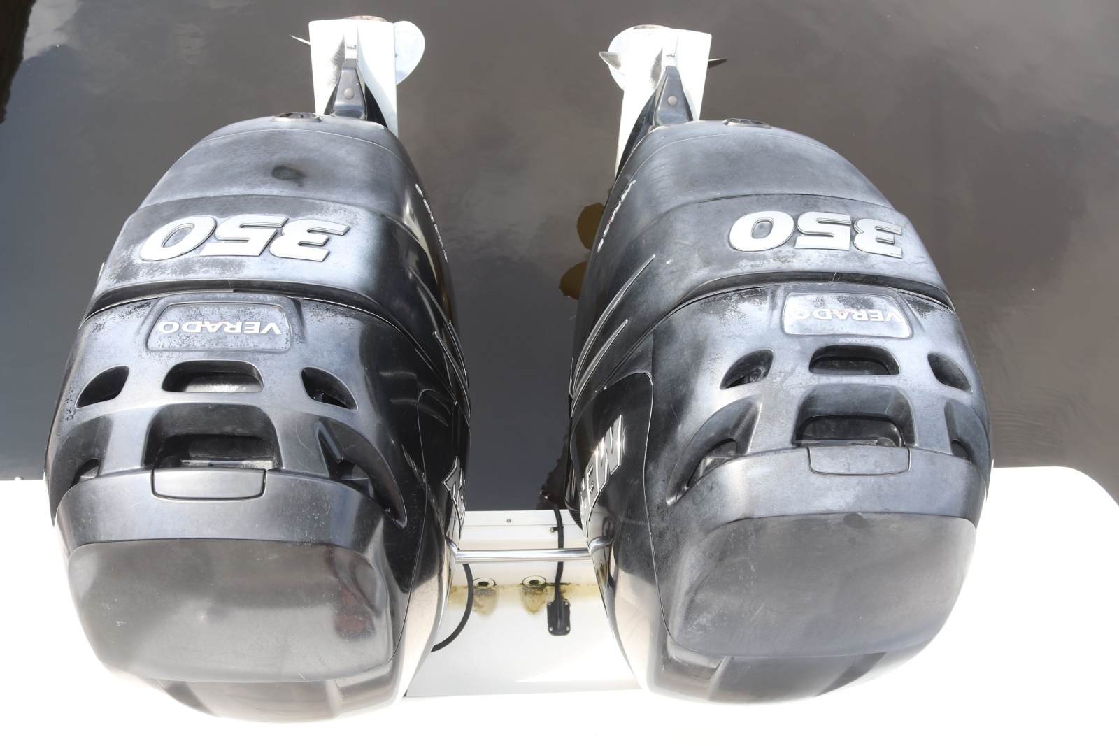 2013 Boston Whaler Outrage