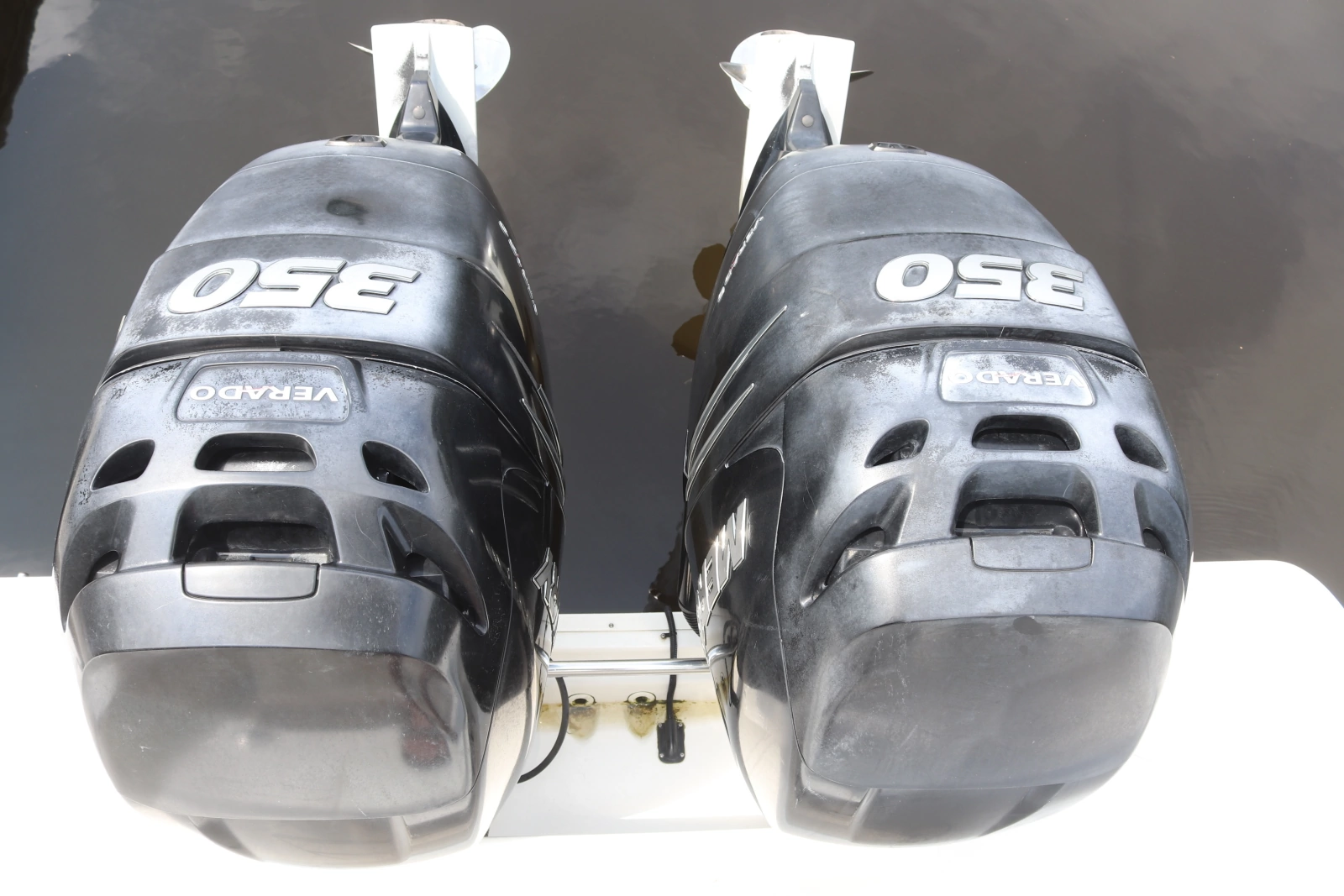 2013 Boston Whaler Outrage