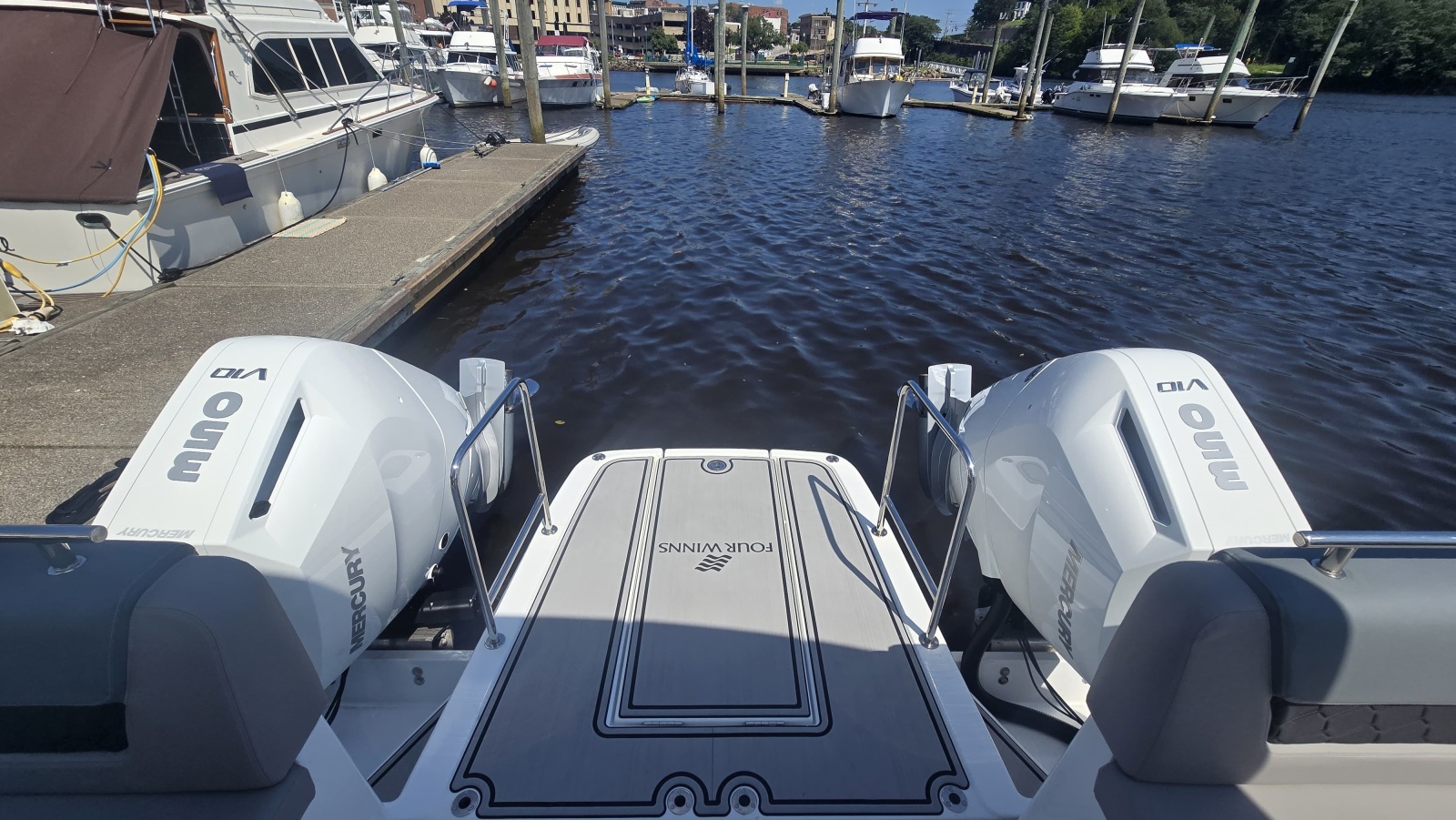 2025 Four Winns TH36