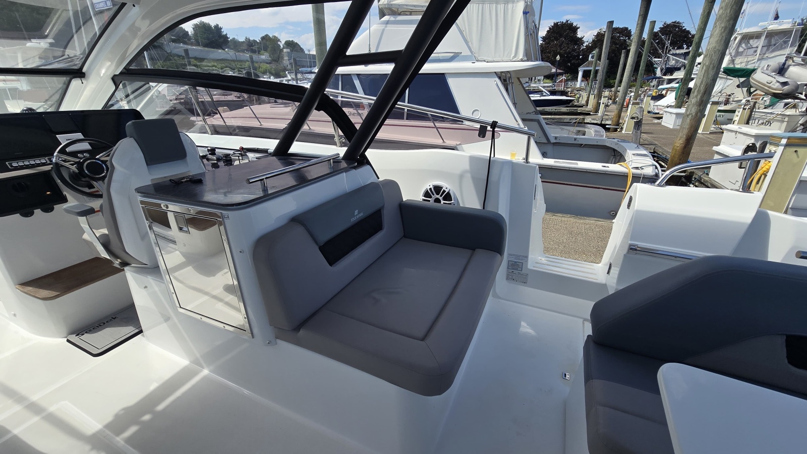 2025 Four Winns TH36