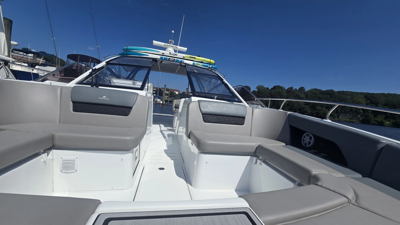 2025 Four Winns TH36