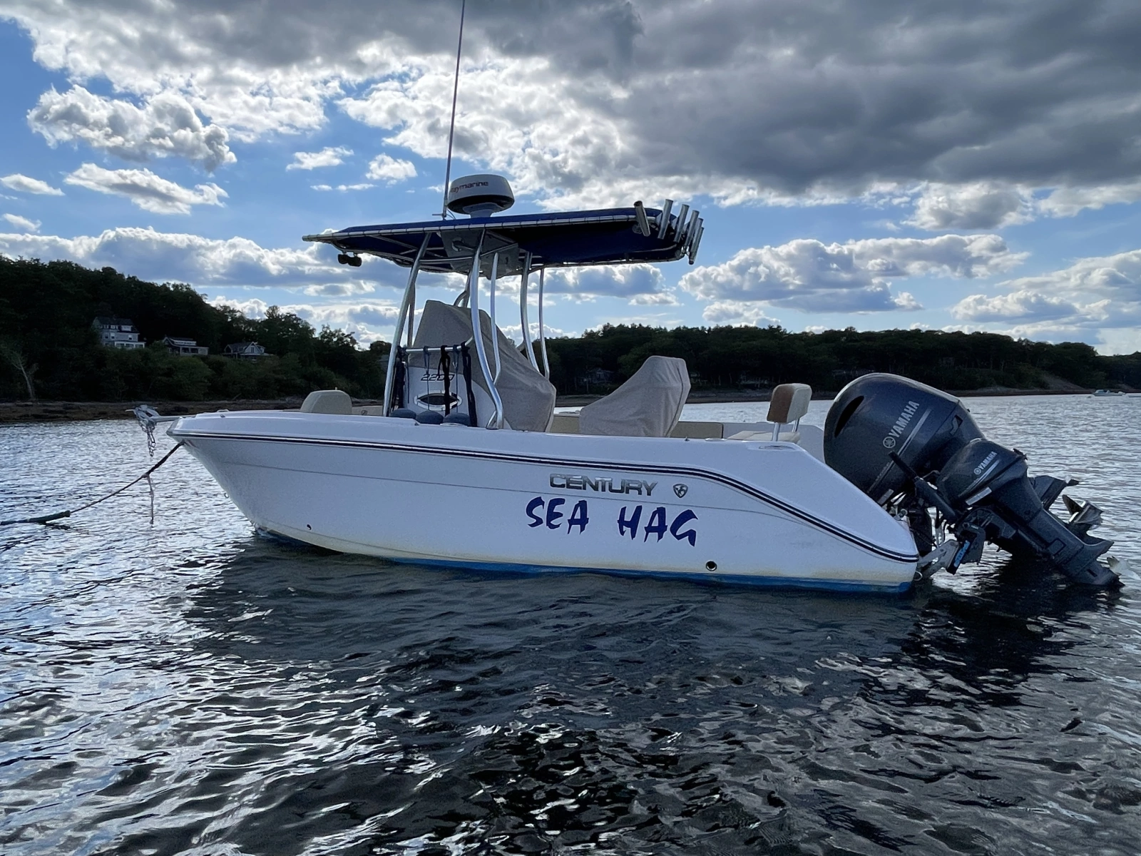 2020 Century 2200 Center Console