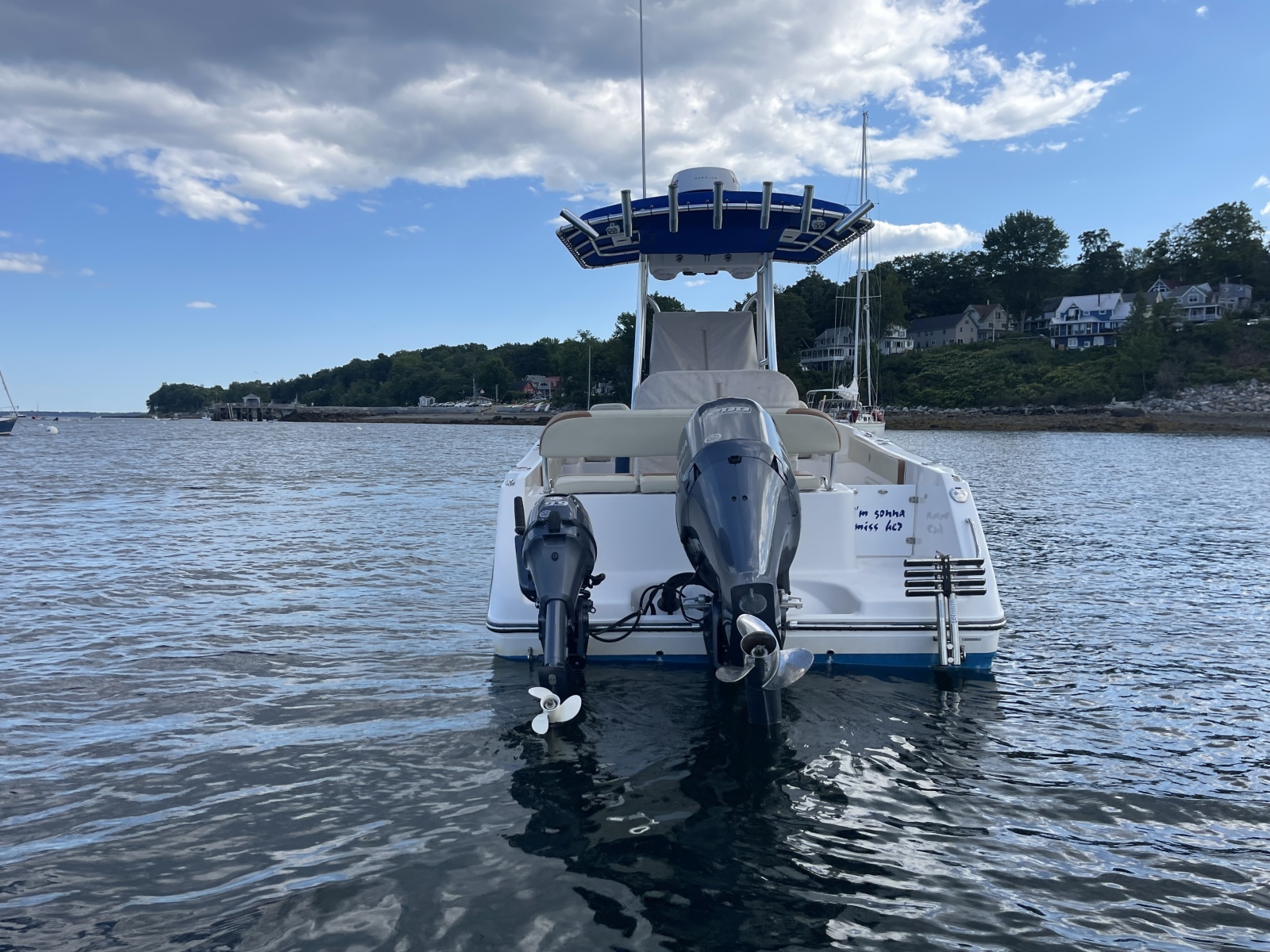 2020 Century 2200 Center Console