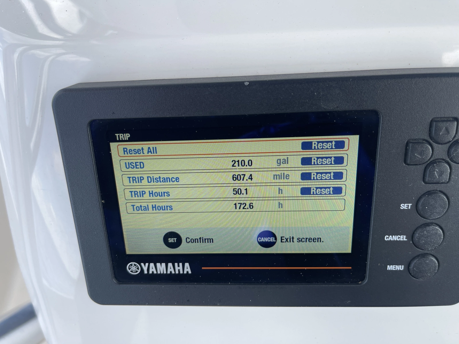 2020 Century 2200 Center Console