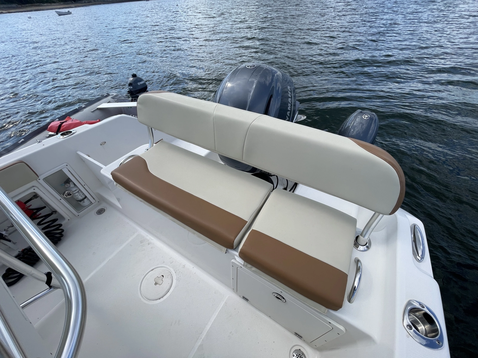 2020 Century 2200 Center Console