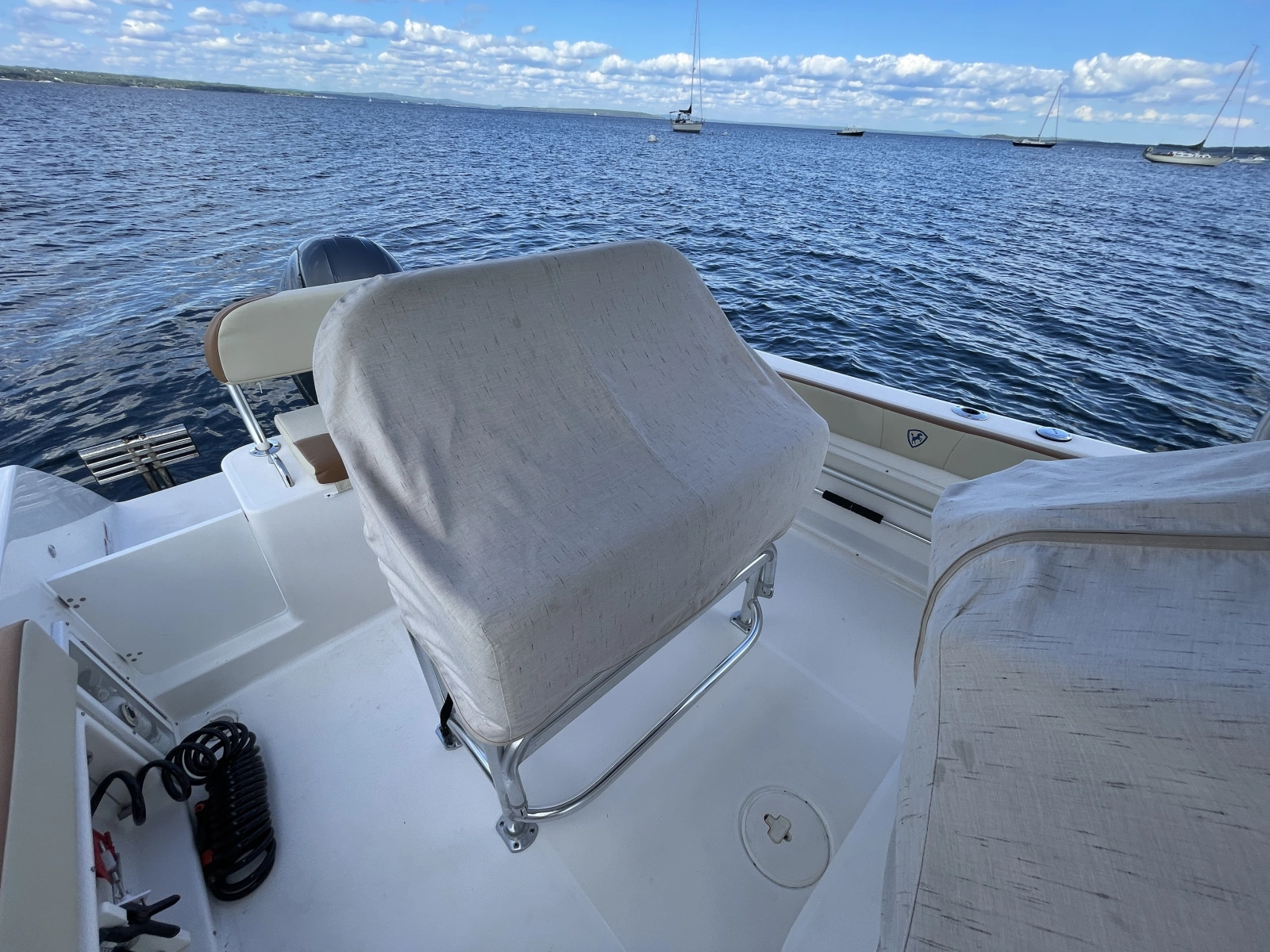 2020 Century 2200 Center Console