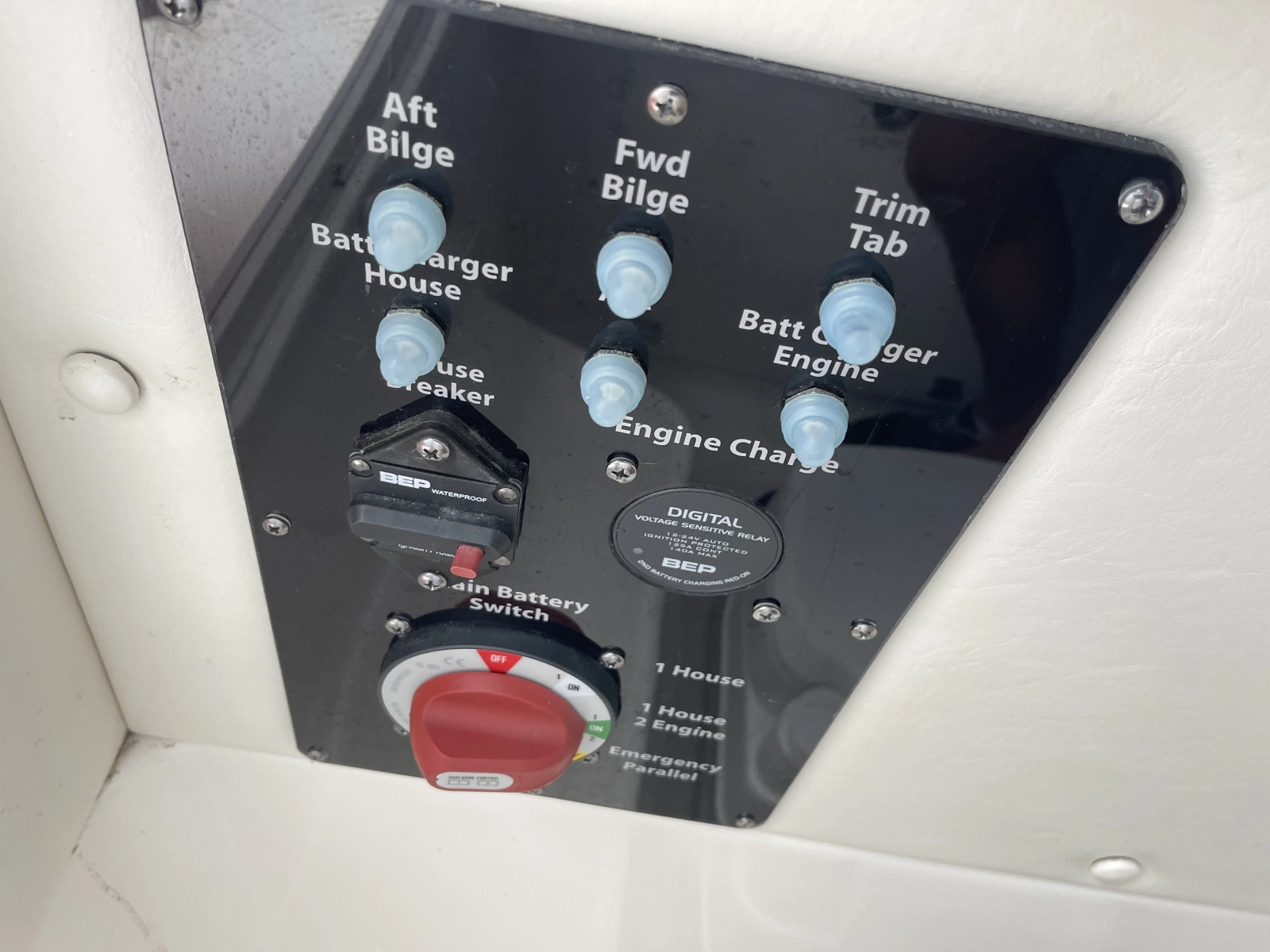 2020 Century 2200 Center Console