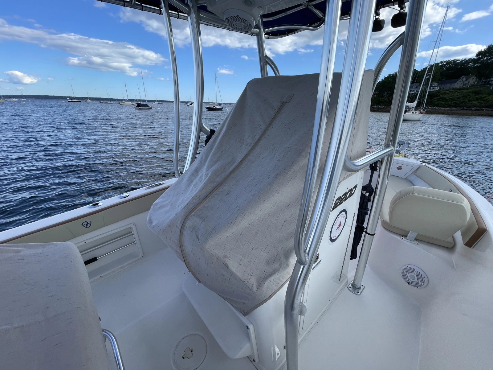 2020 Century 2200 Center Console