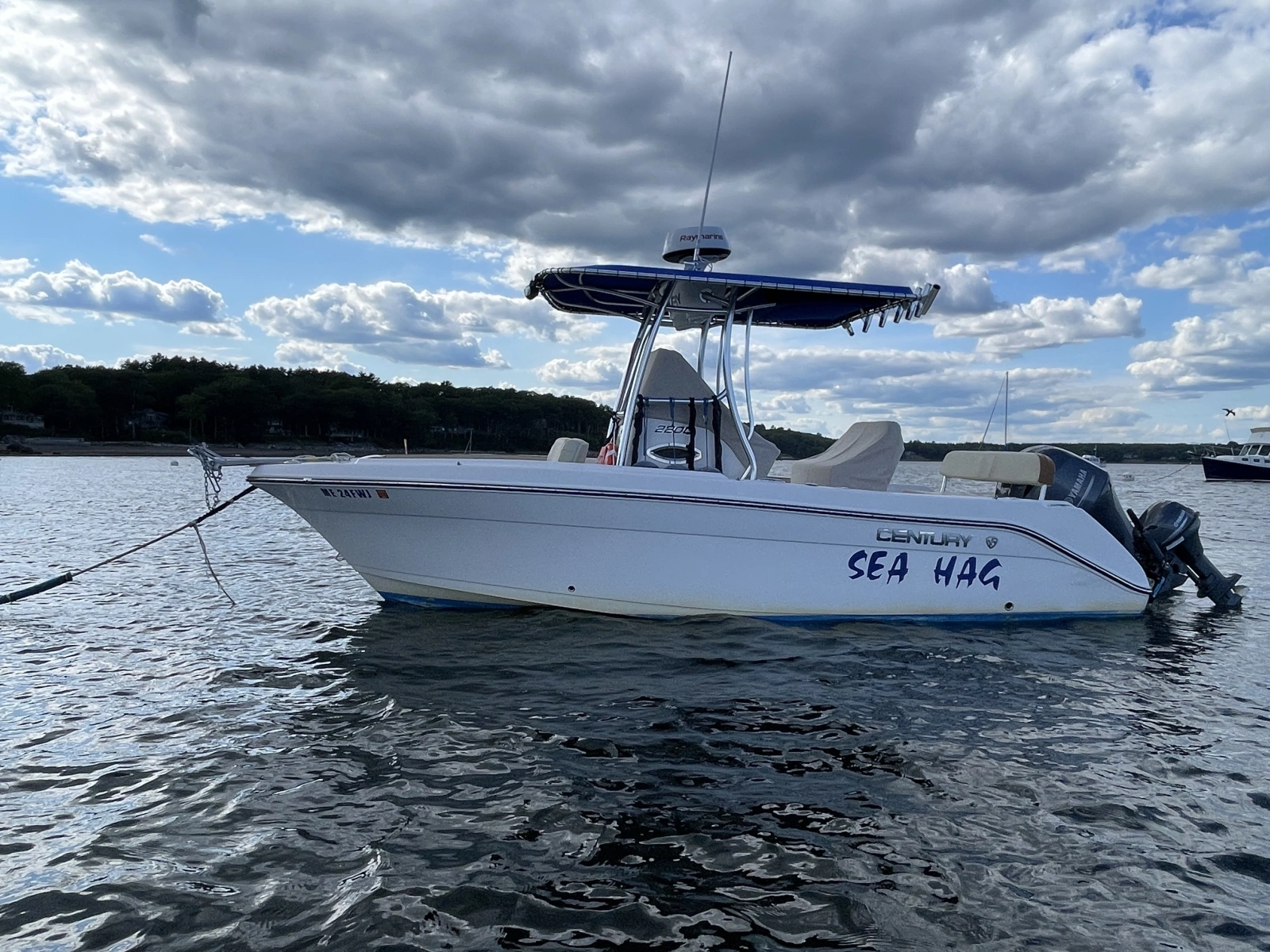 2020 Century 2200 Center Console