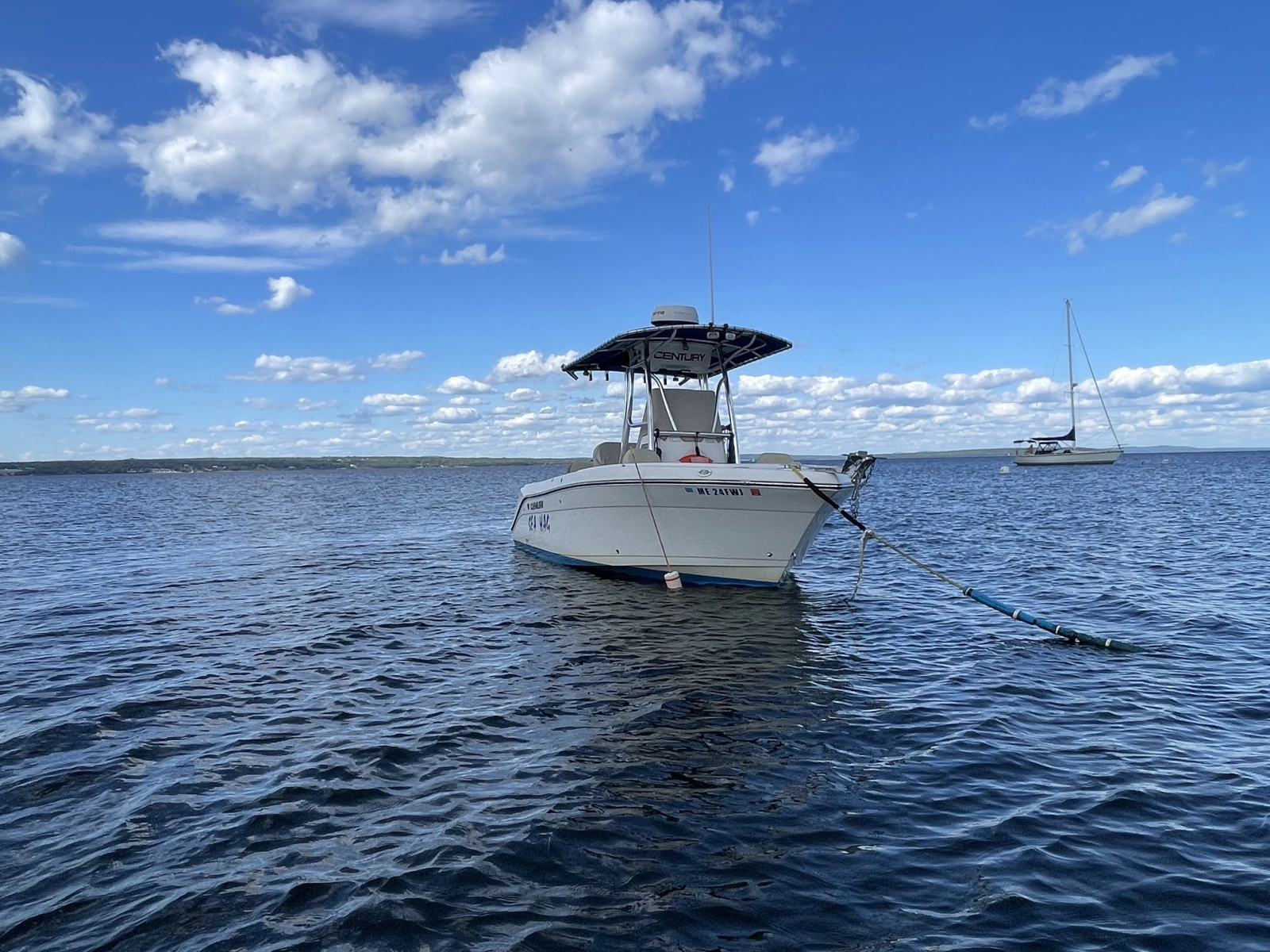 2020 Century 2200 Center Console