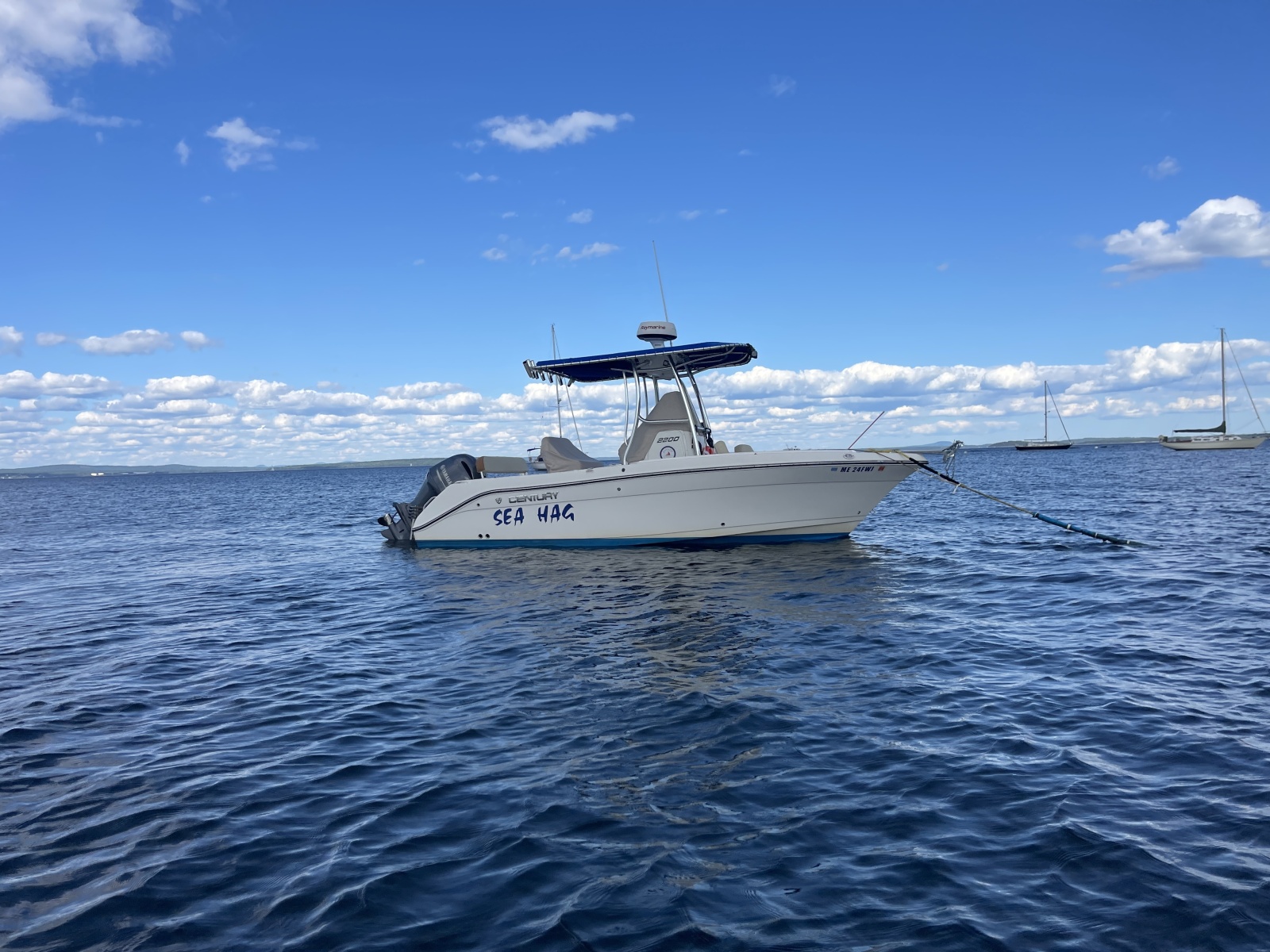2020 Century 2200 Center Console