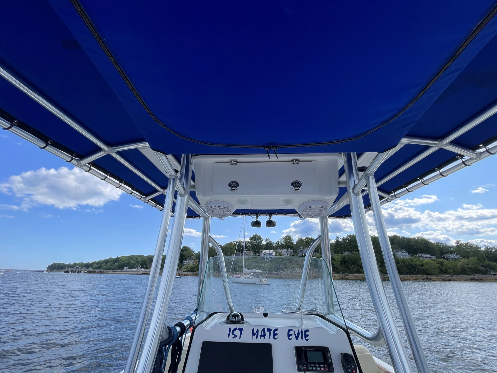 2020 Century 2200 Center Console