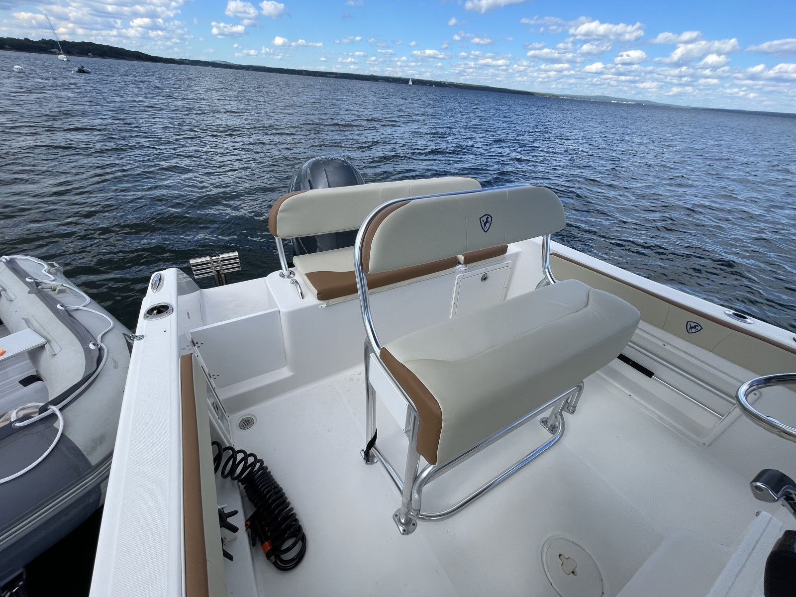 2020 Century 2200 Center Console